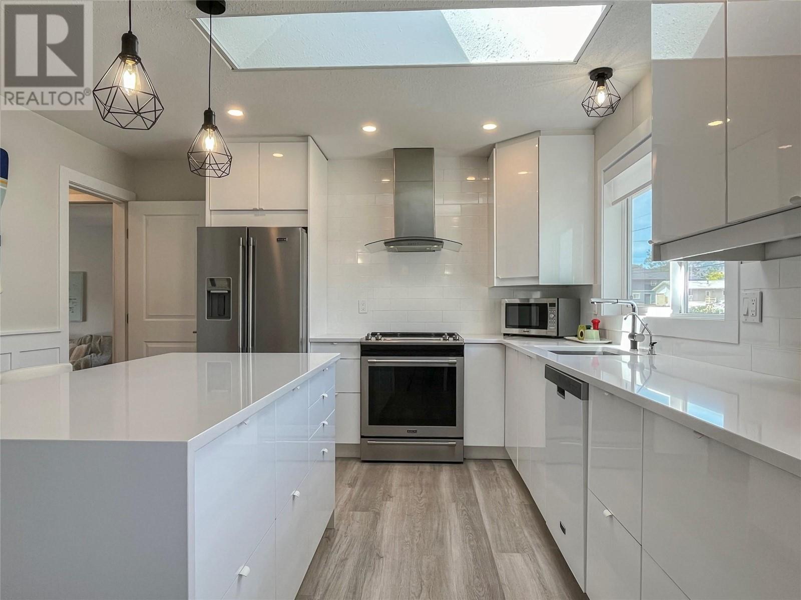Property at 8404 87TH Street image 2