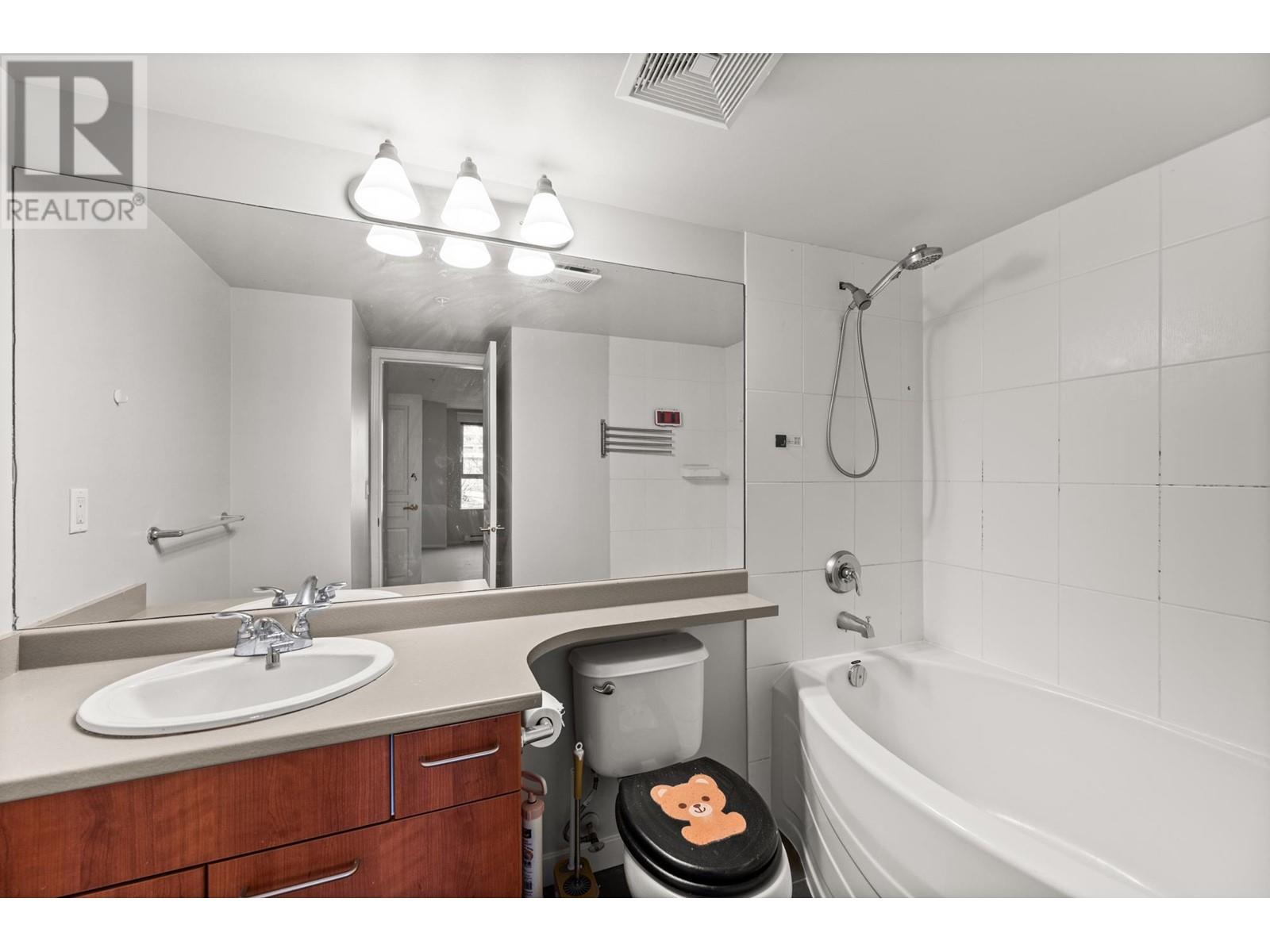 Listing Picture 19 of 27 : 261 9100 FERNDALE ROAD, Richmond / 烈治文 - 魯藝地產 Yvonne Lu Group - MLS Medallion Club Member