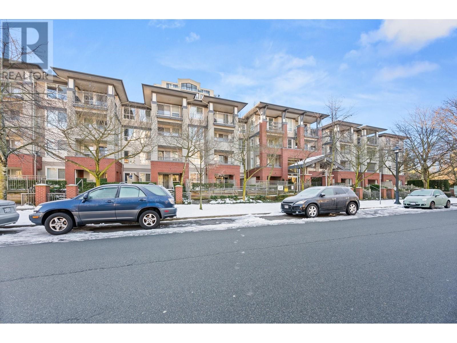 261 9100 FERNDALE ROAD, Richmond