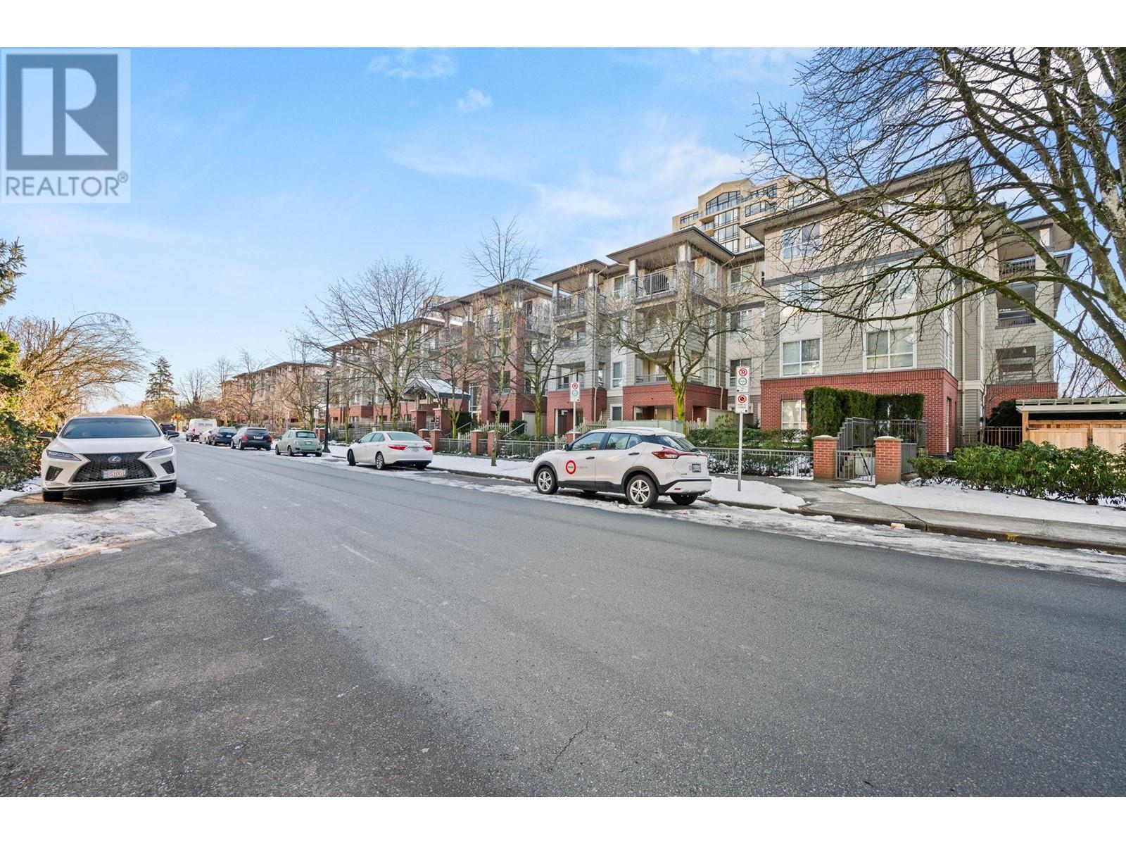 Listing Picture 3 of 27 : 261 9100 FERNDALE ROAD, Richmond / 烈治文 - 魯藝地產 Yvonne Lu Group - MLS Medallion Club Member