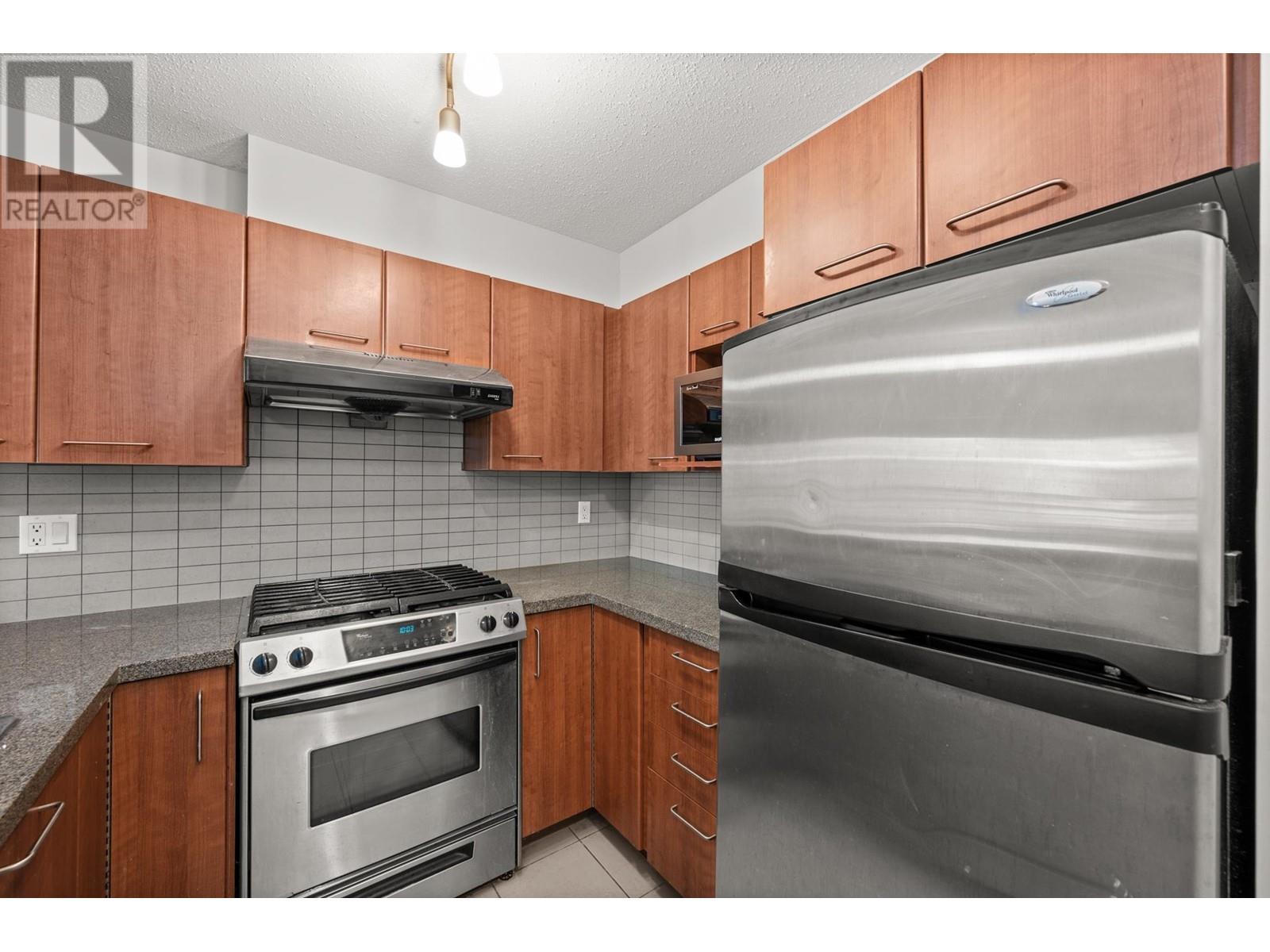 Listing Picture 14 of 27 : 261 9100 FERNDALE ROAD, Richmond / 烈治文 - 魯藝地產 Yvonne Lu Group - MLS Medallion Club Member