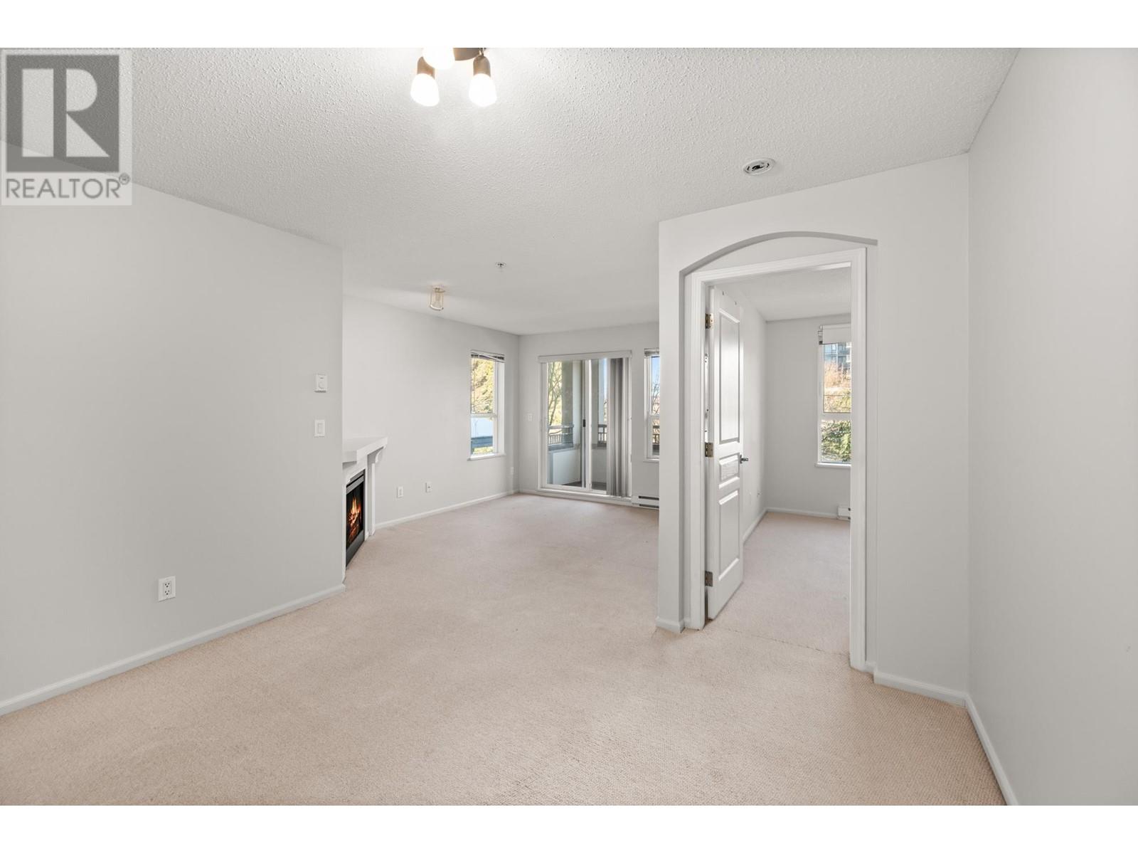 Listing Picture 5 of 27 : 261 9100 FERNDALE ROAD, Richmond / 烈治文 - 魯藝地產 Yvonne Lu Group - MLS Medallion Club Member