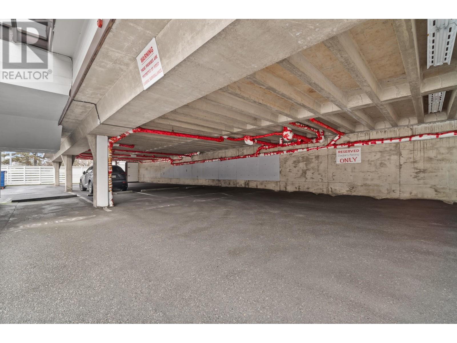 Listing Picture 4 of 25 : 8211 COOK ROAD, Richmond / 烈治文 - 魯藝地產 Yvonne Lu Group - MLS Medallion Club Member