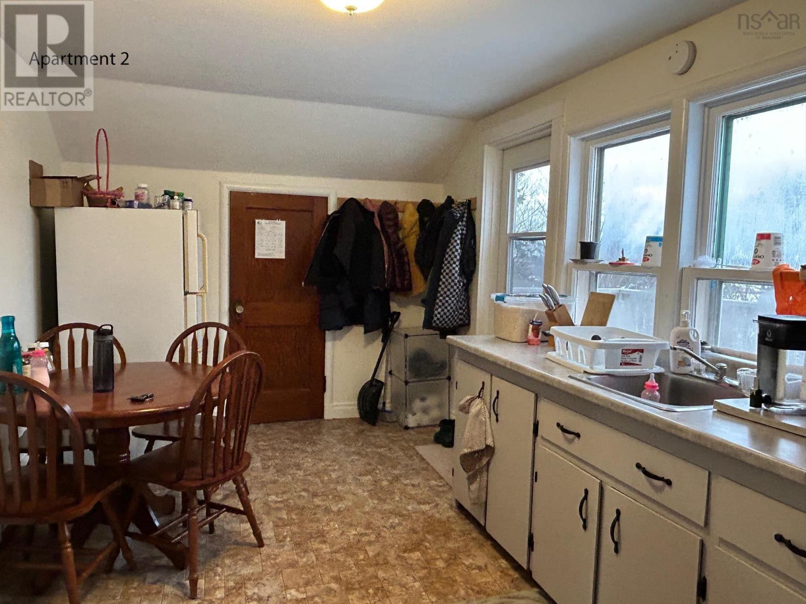 205 Lawrence Street, Lunenburg, Nova Scotia  B0J 1C0 - Photo 10 - 202503101