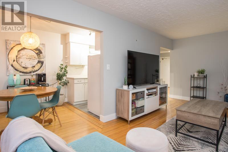 Listing Picture 9 of 20 : 104 1075 W 13TH AVENUE, Vancouver / 溫哥華 - 魯藝地產 Yvonne Lu Group - MLS Medallion Club Member