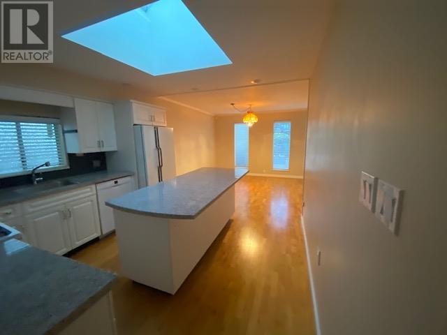 Listing Picture 9 of 28 : 3058 W 12TH AVENUE, Vancouver / 溫哥華 - 魯藝地產 Yvonne Lu Group - MLS Medallion Club Member