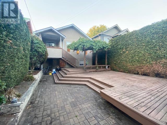 Listing Picture 2 of 28 : 3058 W 12TH AVENUE, Vancouver / 溫哥華 - 魯藝地產 Yvonne Lu Group - MLS Medallion Club Member