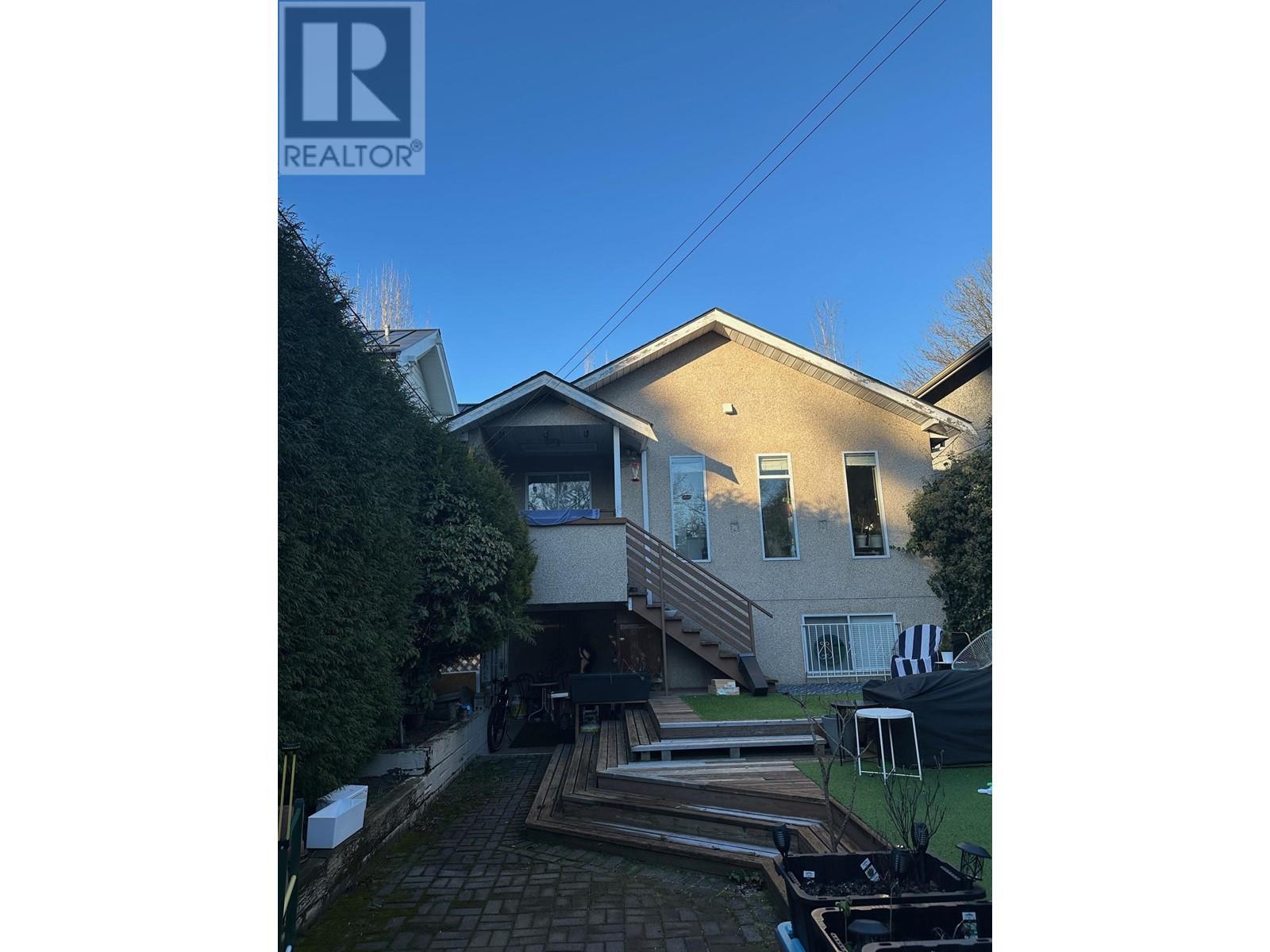 Listing Picture 26 of 28 : 3058 W 12TH AVENUE, Vancouver / 溫哥華 - 魯藝地產 Yvonne Lu Group - MLS Medallion Club Member