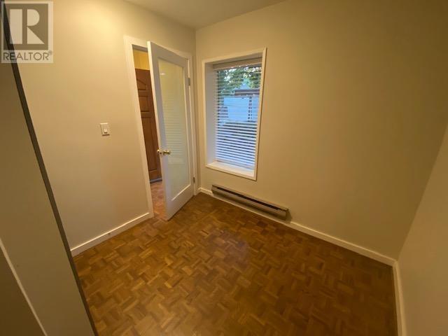 Listing Picture 19 of 28 : 3058 W 12TH AVENUE, Vancouver / 溫哥華 - 魯藝地產 Yvonne Lu Group - MLS Medallion Club Member