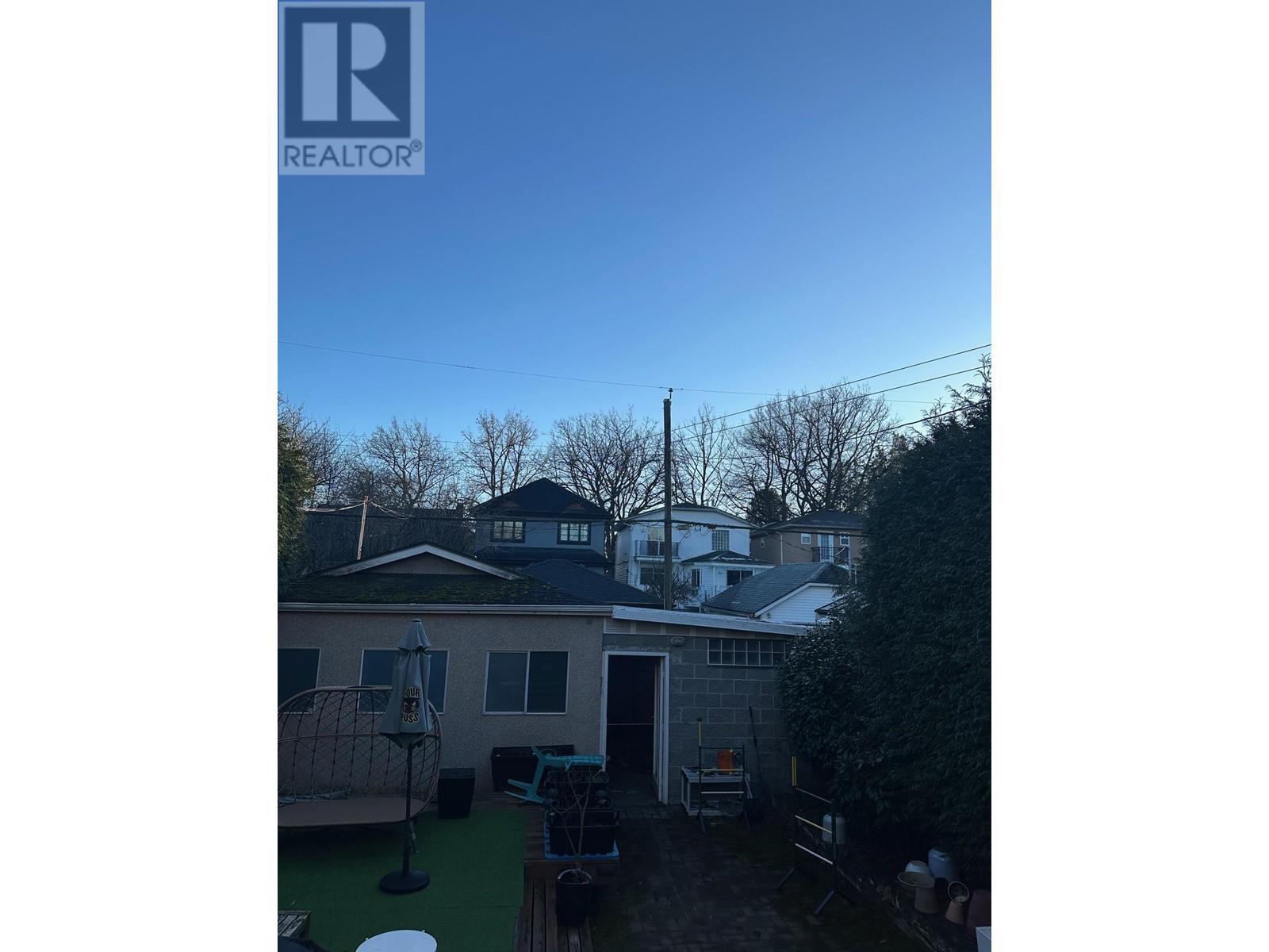 Listing Picture 24 of 28 : 3058 W 12TH AVENUE, Vancouver / 溫哥華 - 魯藝地產 Yvonne Lu Group - MLS Medallion Club Member