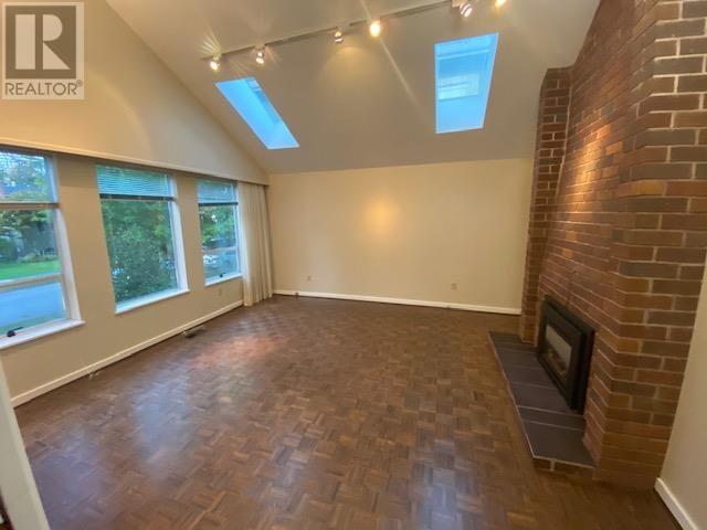 Listing Picture 3 of 28 : 3058 W 12TH AVENUE, Vancouver / 溫哥華 - 魯藝地產 Yvonne Lu Group - MLS Medallion Club Member