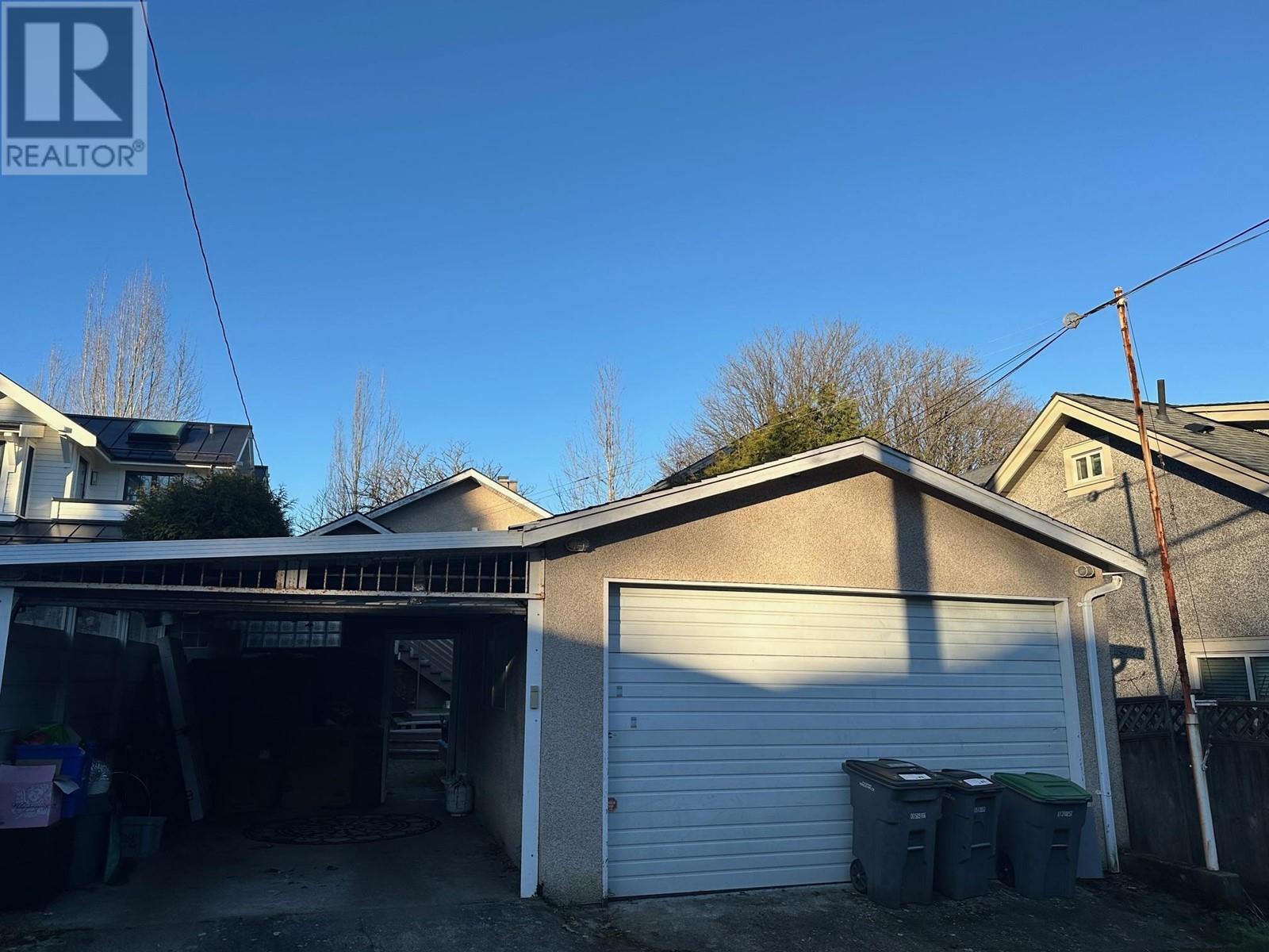 Listing Picture 22 of 28 : 3058 W 12TH AVENUE, Vancouver / 溫哥華 - 魯藝地產 Yvonne Lu Group - MLS Medallion Club Member