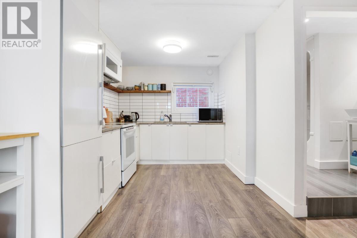 Listing Picture 15 of 40 : 3541 W 14TH AVENUE, Vancouver / 溫哥華 - 魯藝地產 Yvonne Lu Group - MLS Medallion Club Member