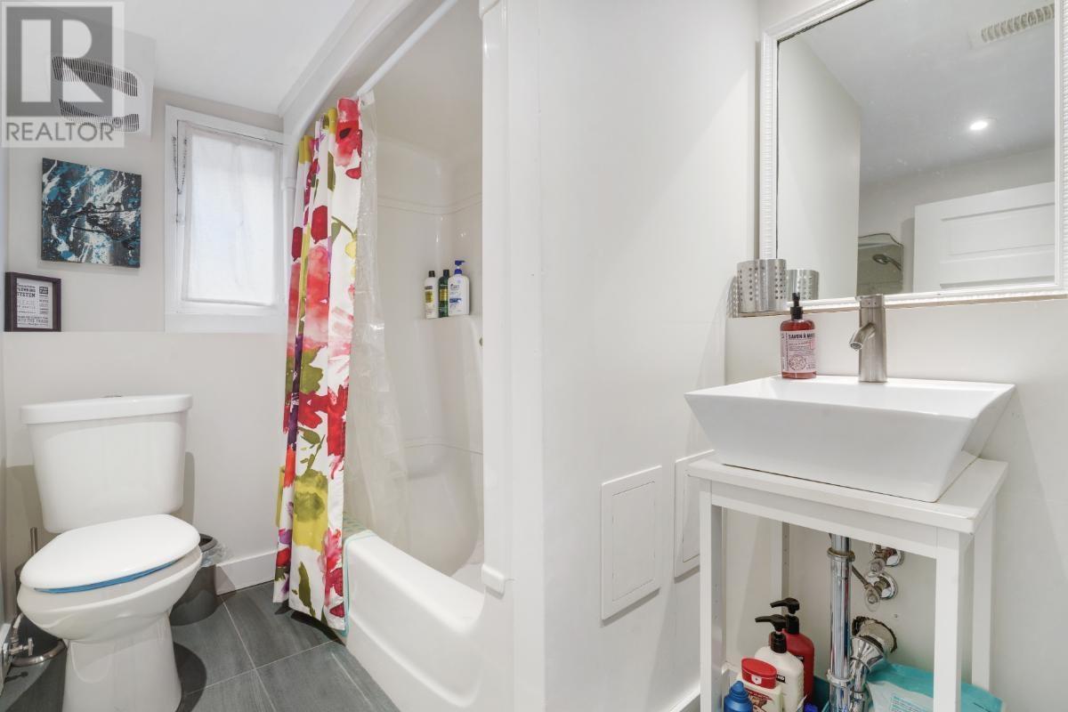 Listing Picture 16 of 40 : 3541 W 14TH AVENUE, Vancouver / 溫哥華 - 魯藝地產 Yvonne Lu Group - MLS Medallion Club Member