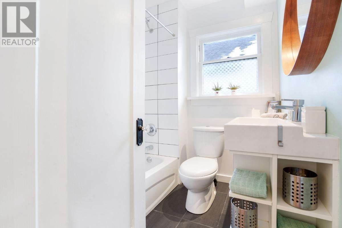 Listing Picture 8 of 40 : 3541 W 14TH AVENUE, Vancouver / 溫哥華 - 魯藝地產 Yvonne Lu Group - MLS Medallion Club Member