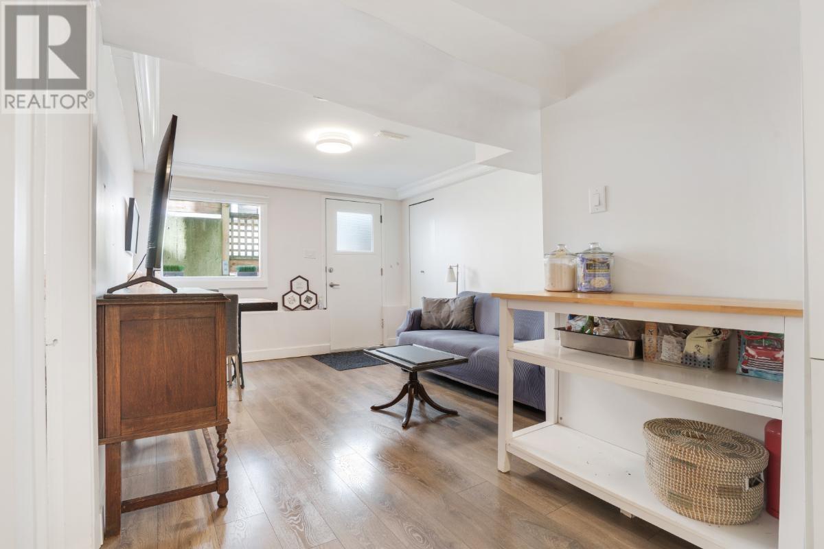 Listing Picture 11 of 40 : 3541 W 14TH AVENUE, Vancouver / 溫哥華 - 魯藝地產 Yvonne Lu Group - MLS Medallion Club Member