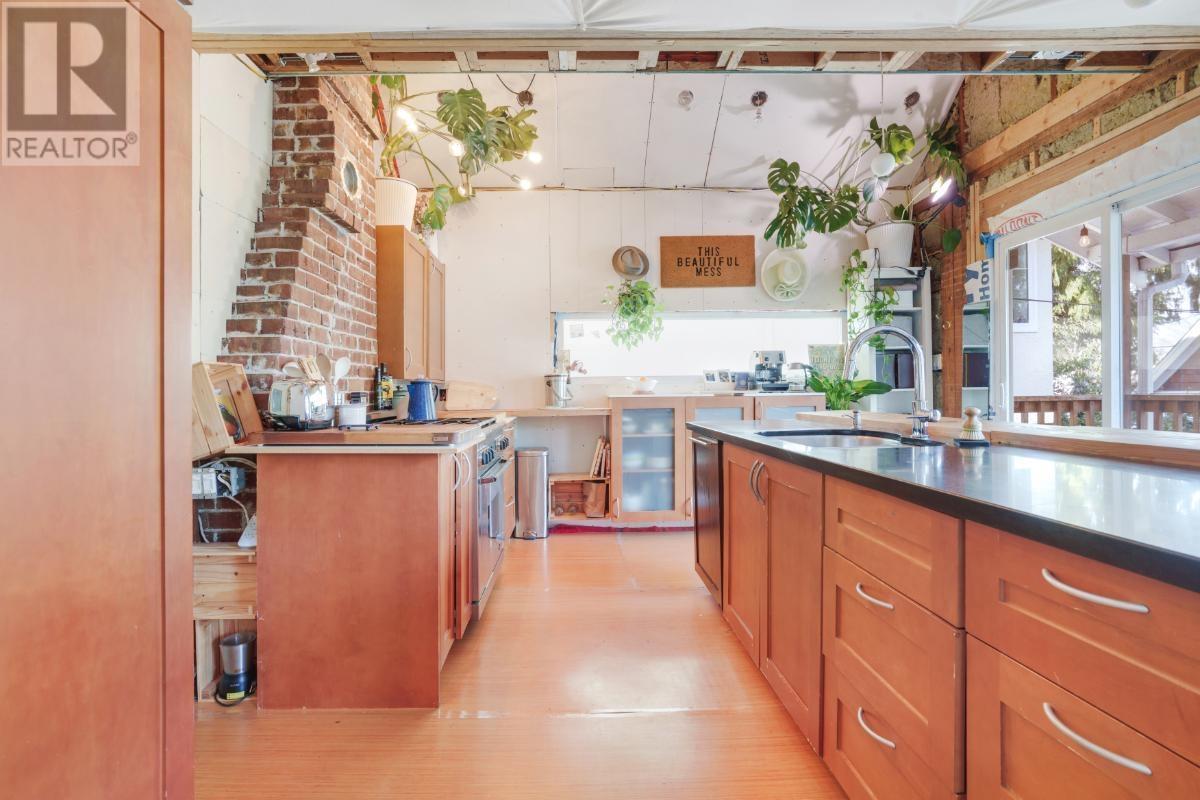 Listing Picture 23 of 40 : 3541 W 14TH AVENUE, Vancouver / 溫哥華 - 魯藝地產 Yvonne Lu Group - MLS Medallion Club Member