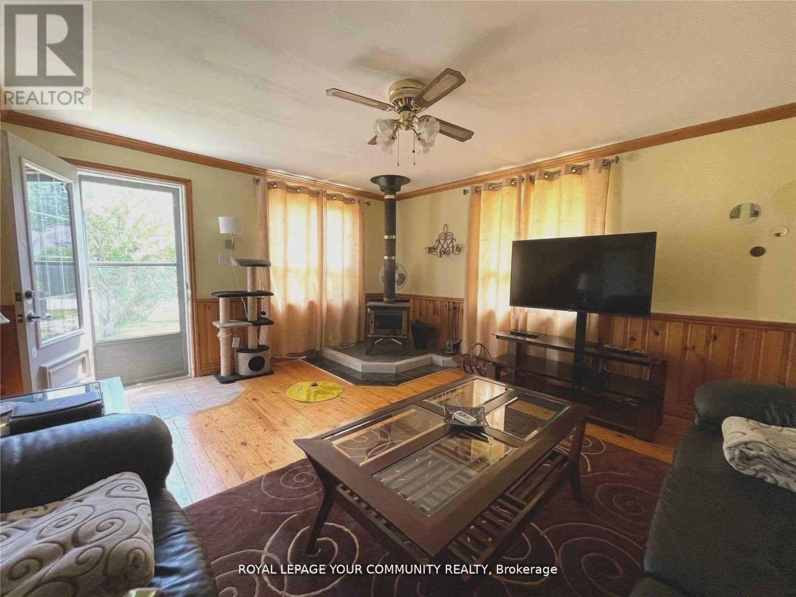 Property at 56 SYLVAN CRESCENT image 3