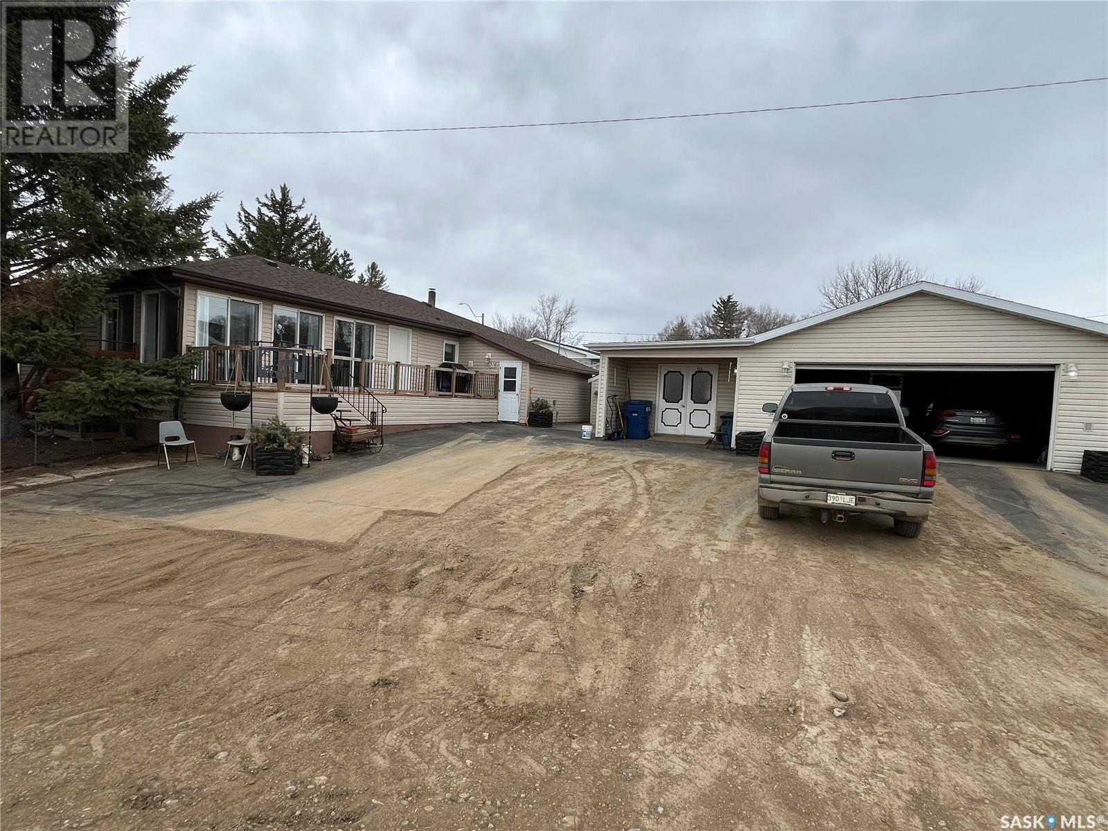Property at 316 Centre STREET image 1