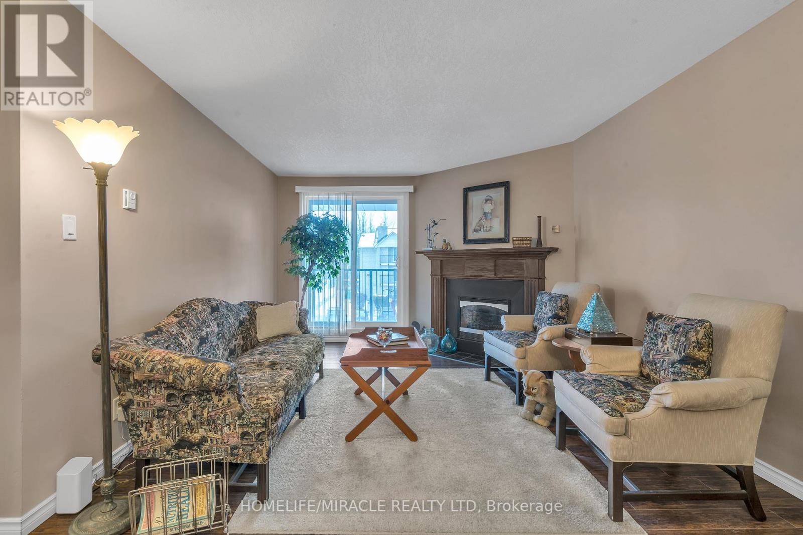 Photo 6 of 26 for 305 - 731 Deveron Crescent