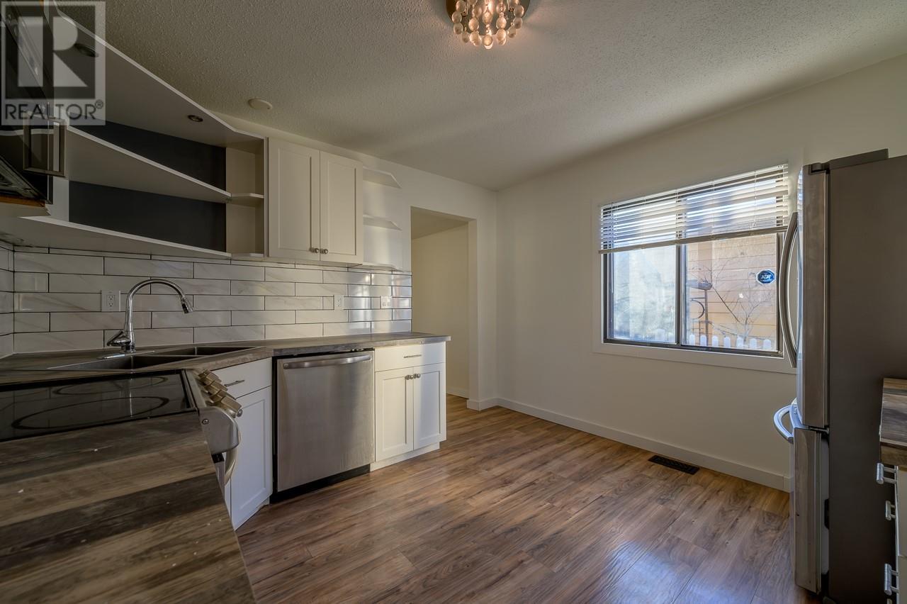 Property at 230 FAIRVIEW Avenue image 5