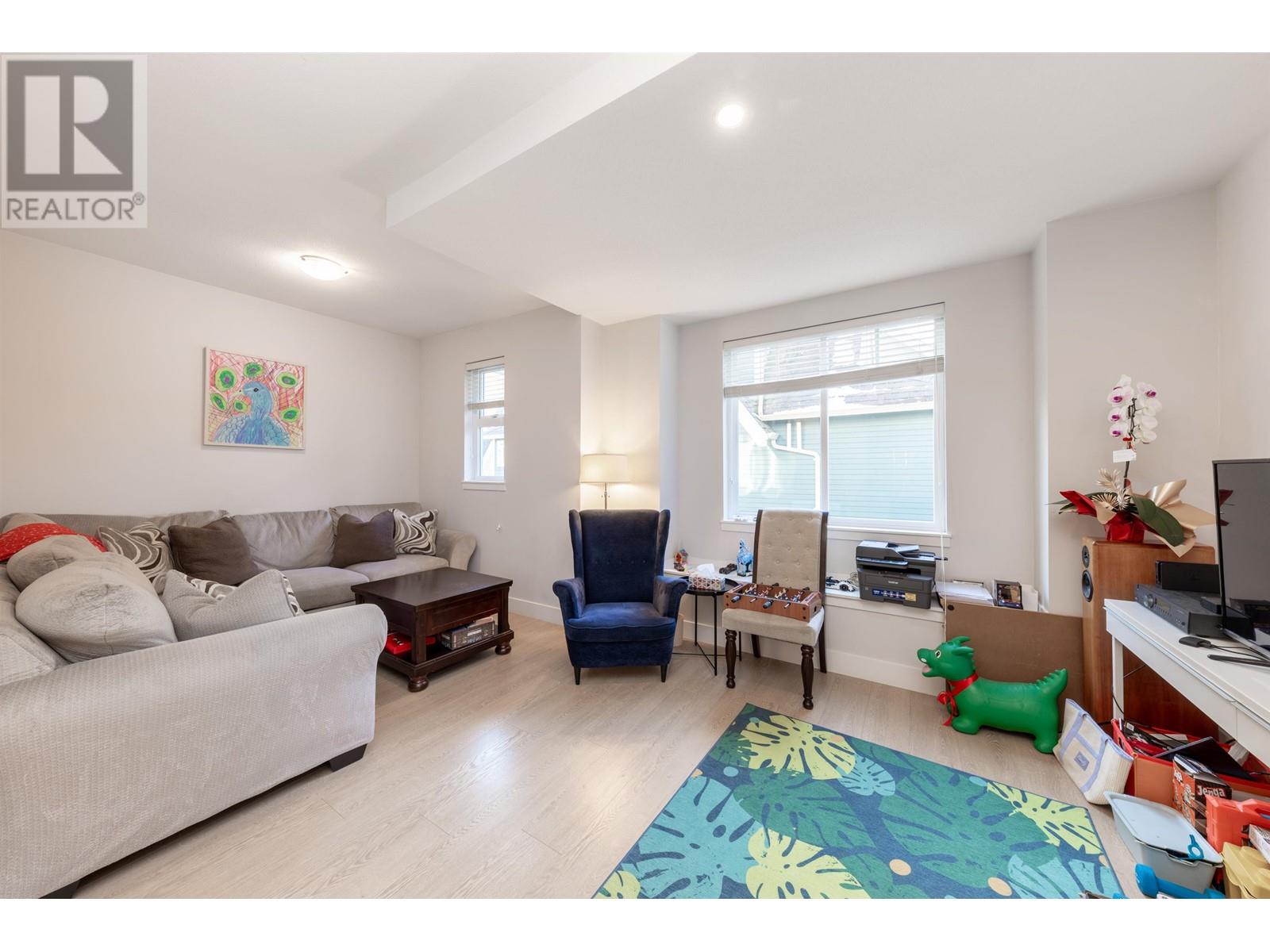 Listing Picture 3 of 18 : 7 9780 GENERAL CURRIE ROAD, Richmond / 烈治文 - 魯藝地產 Yvonne Lu Group - MLS Medallion Club Member