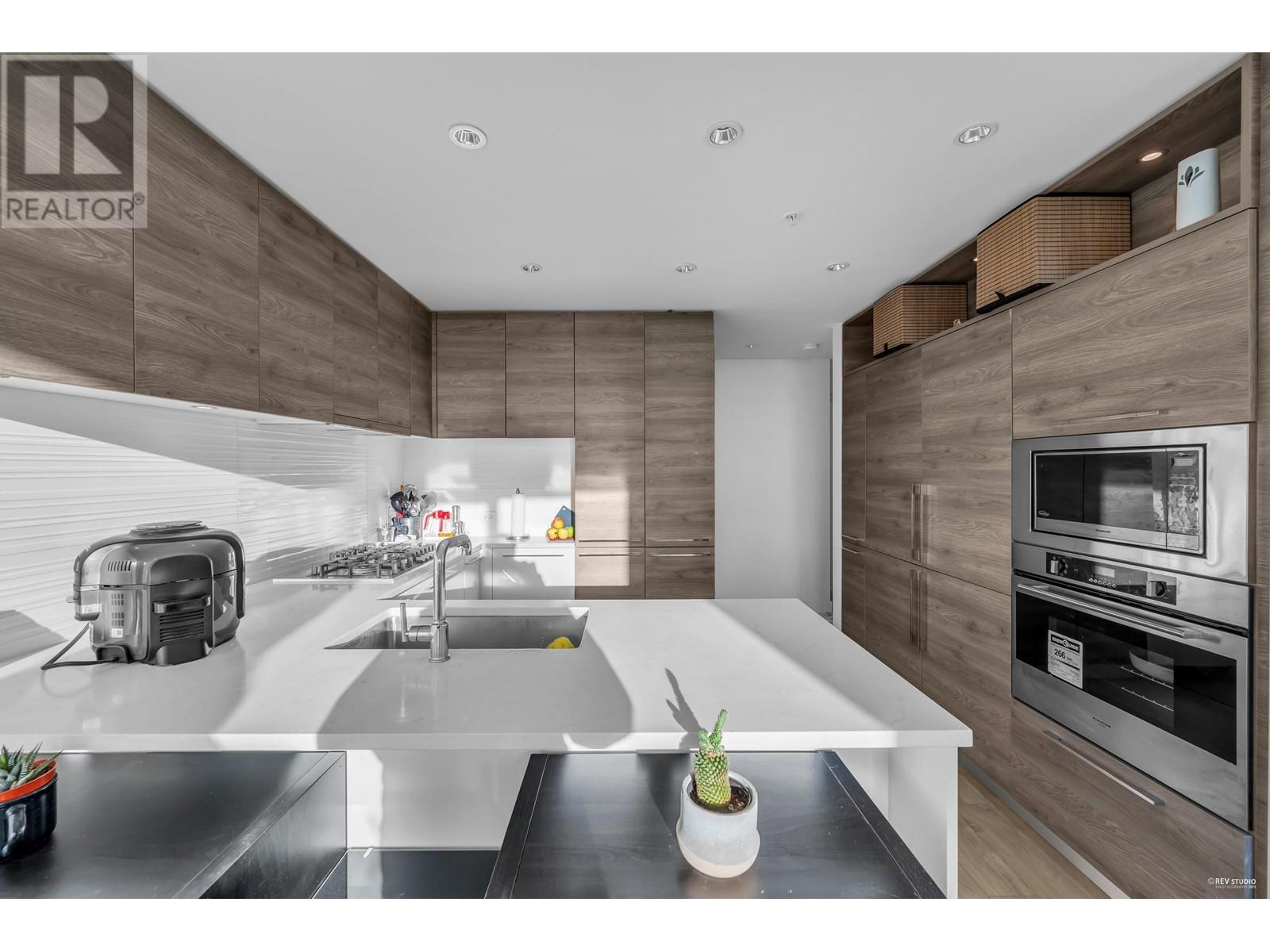 Listing Picture 5 of 22 : 2309 7358 EDMONDS STREET, Burnaby / 本拿比 - 魯藝地產 Yvonne Lu Group - MLS Medallion Club Member