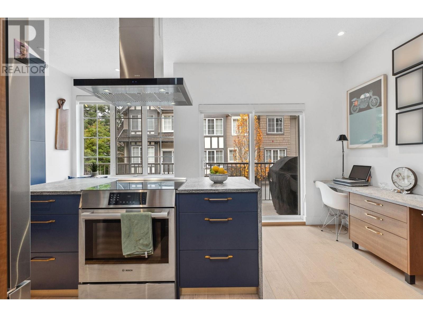 Listing Picture 11 of 35 : 1 8533 CUMBERLAND PLACE, Burnaby / 本拿比 - 魯藝地產 Yvonne Lu Group - MLS Medallion Club Member