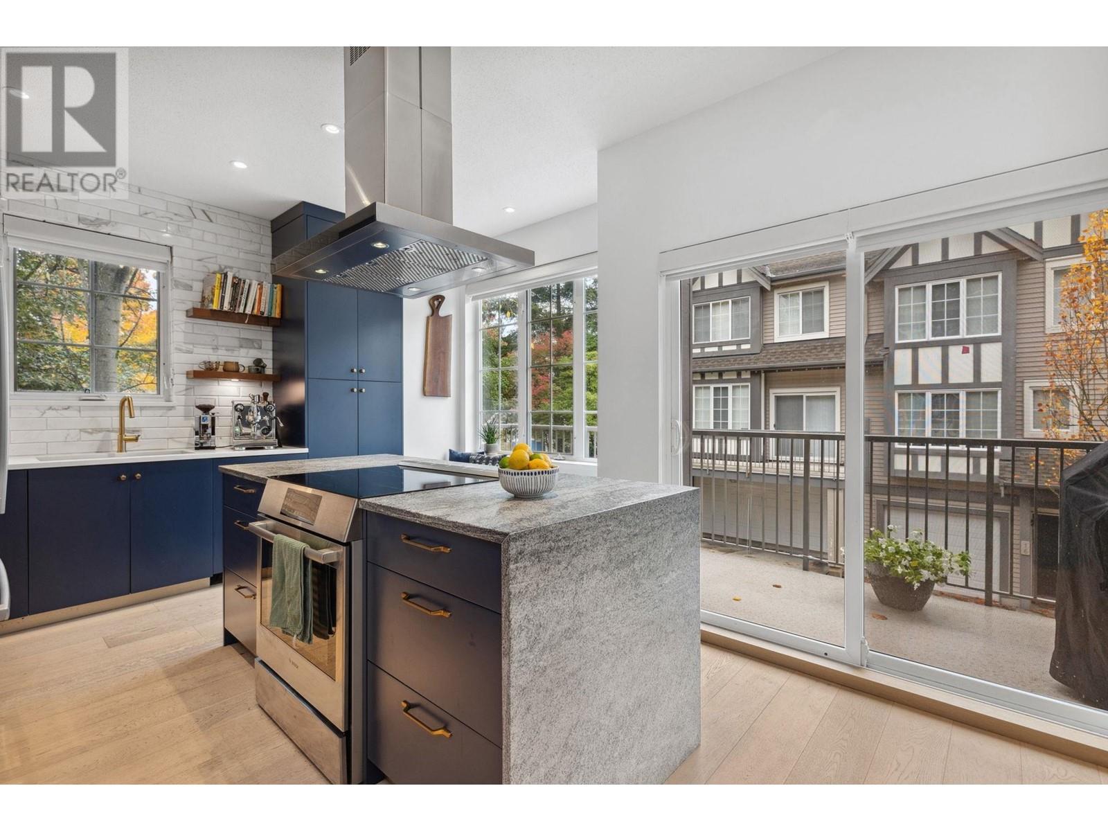Listing Picture 12 of 35 : 1 8533 CUMBERLAND PLACE, Burnaby / 本拿比 - 魯藝地產 Yvonne Lu Group - MLS Medallion Club Member