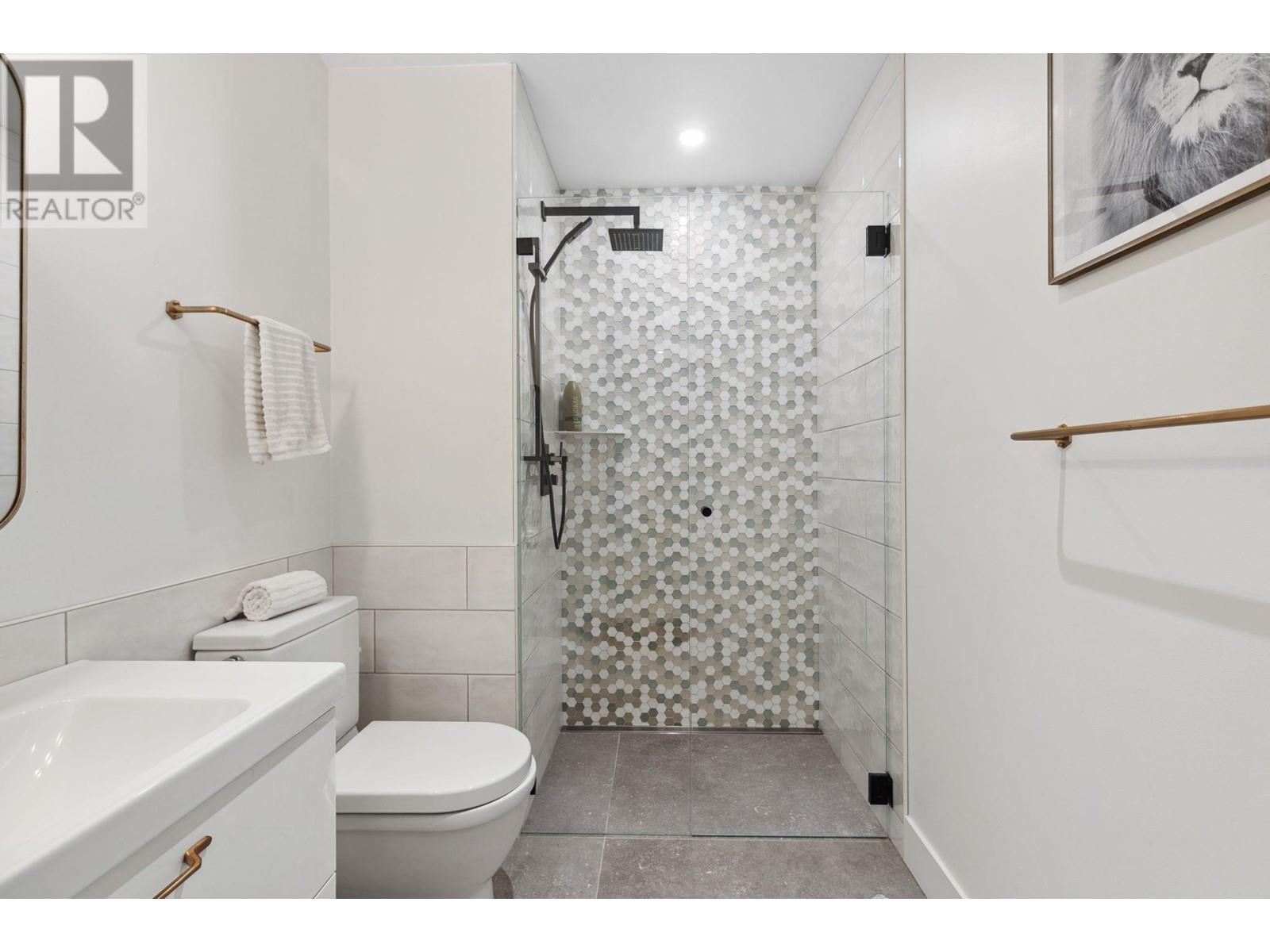 Listing Picture 21 of 35 : 1 8533 CUMBERLAND PLACE, Burnaby / 本拿比 - 魯藝地產 Yvonne Lu Group - MLS Medallion Club Member