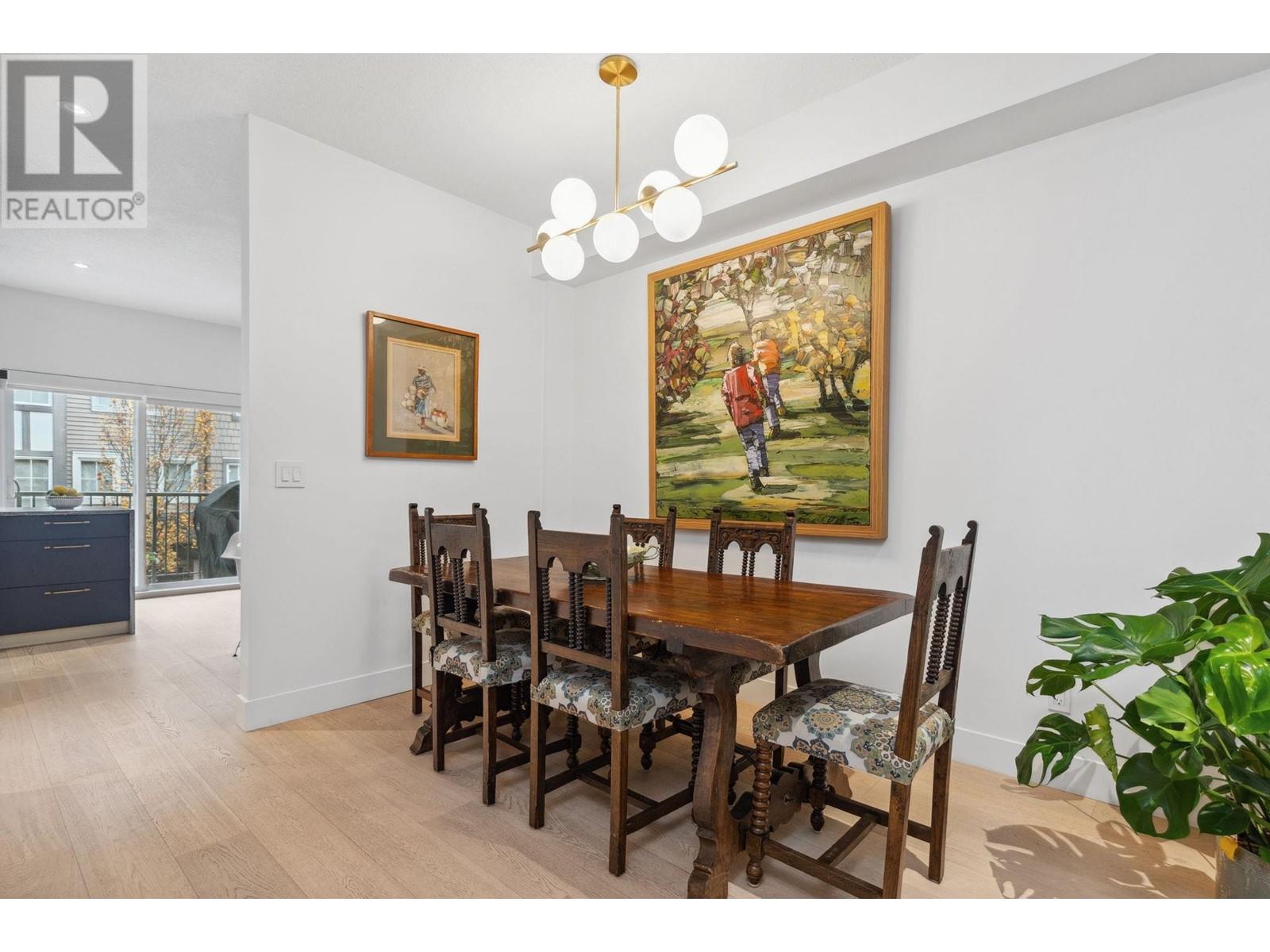 Listing Picture 8 of 35 : 1 8533 CUMBERLAND PLACE, Burnaby / 本拿比 - 魯藝地產 Yvonne Lu Group - MLS Medallion Club Member