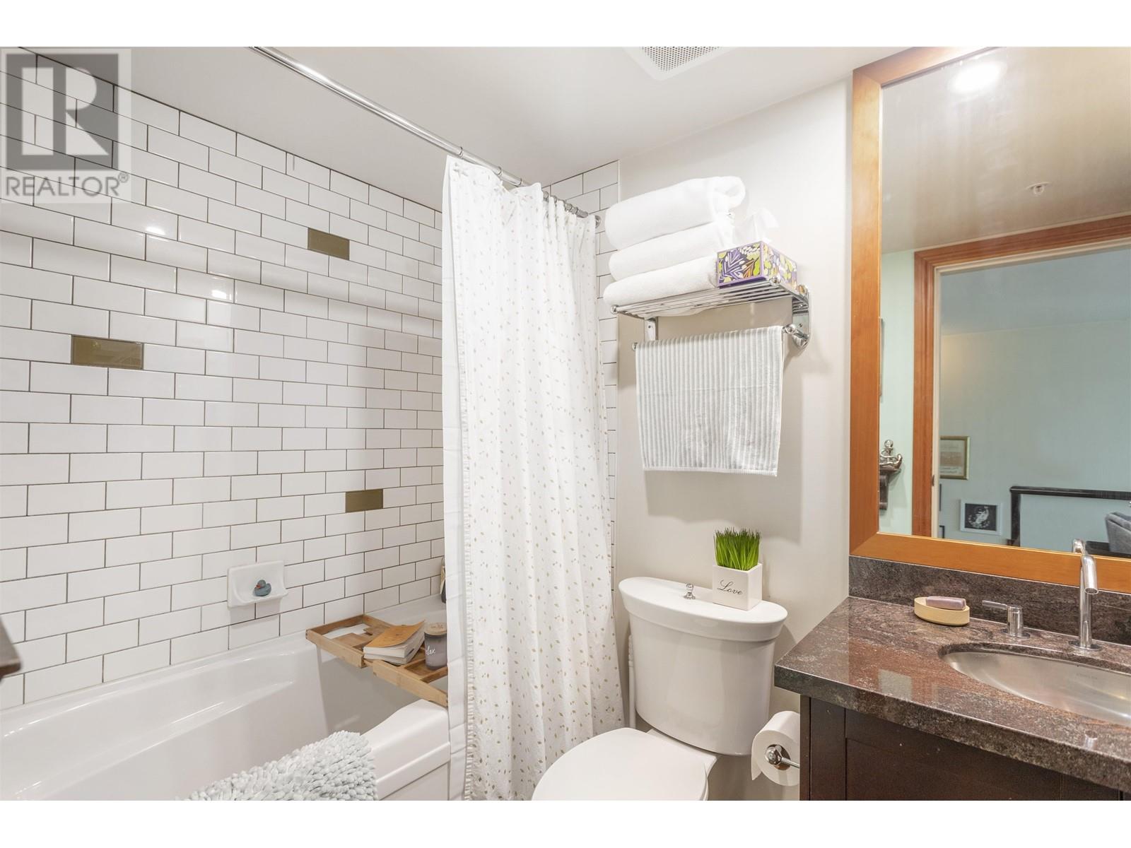 305 10 Renaissance Square, New Westminster, British Columbia  V3M 1B1 - Photo 21 - R2967557
