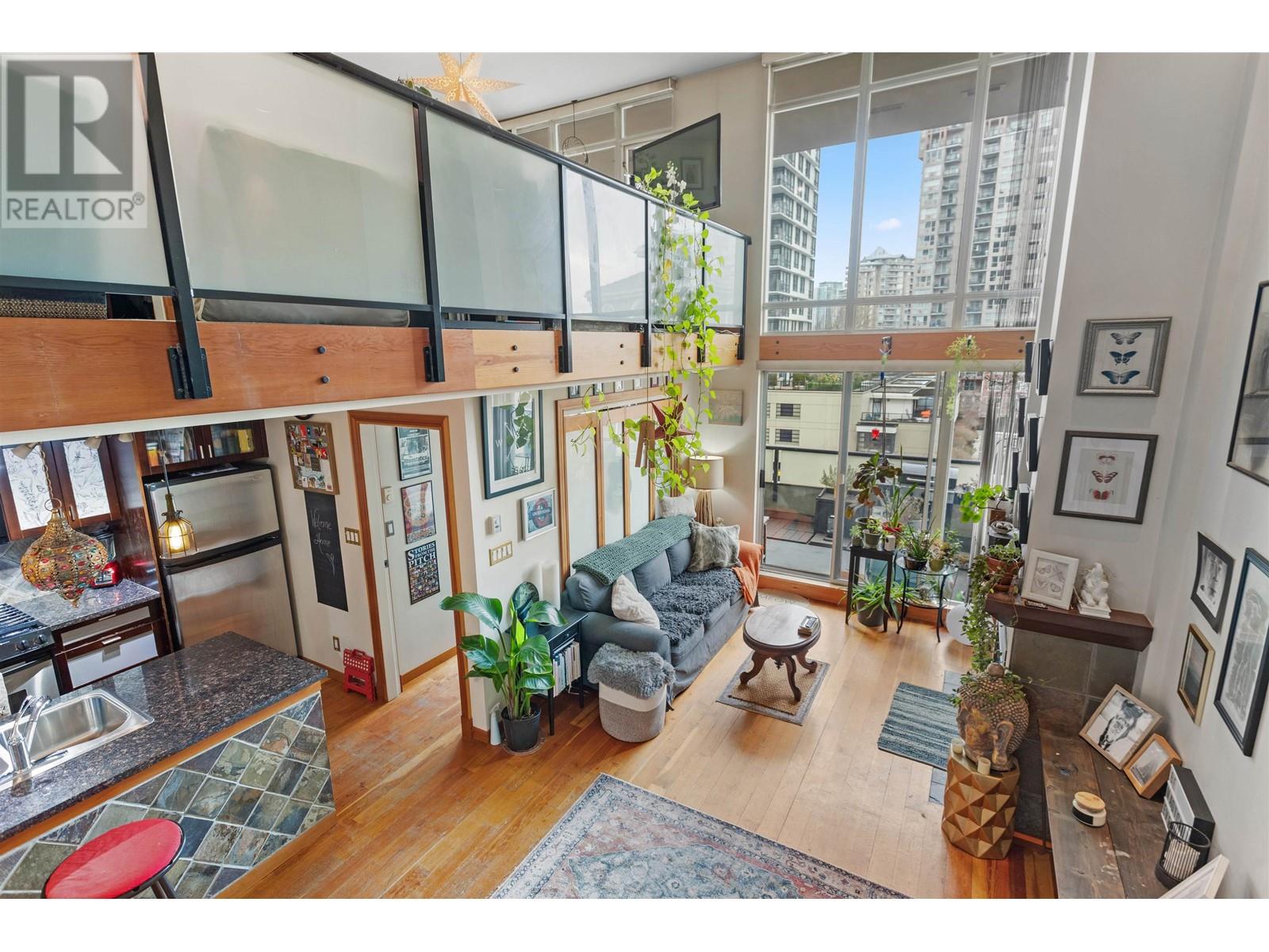 305 10 Renaissance Square, New Westminster, British Columbia  V3M 1B1 - Photo 22 - R2967557
