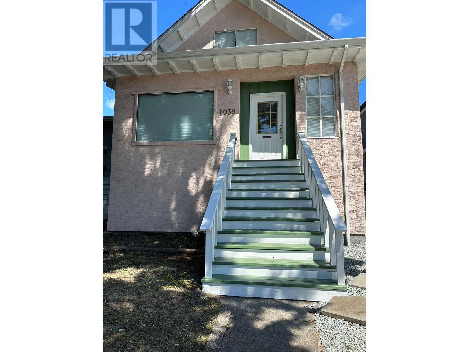 1039 E 41st Avenue, Vancouver, British Columbia  V5W 1P9 - Photo 2 - R2967536