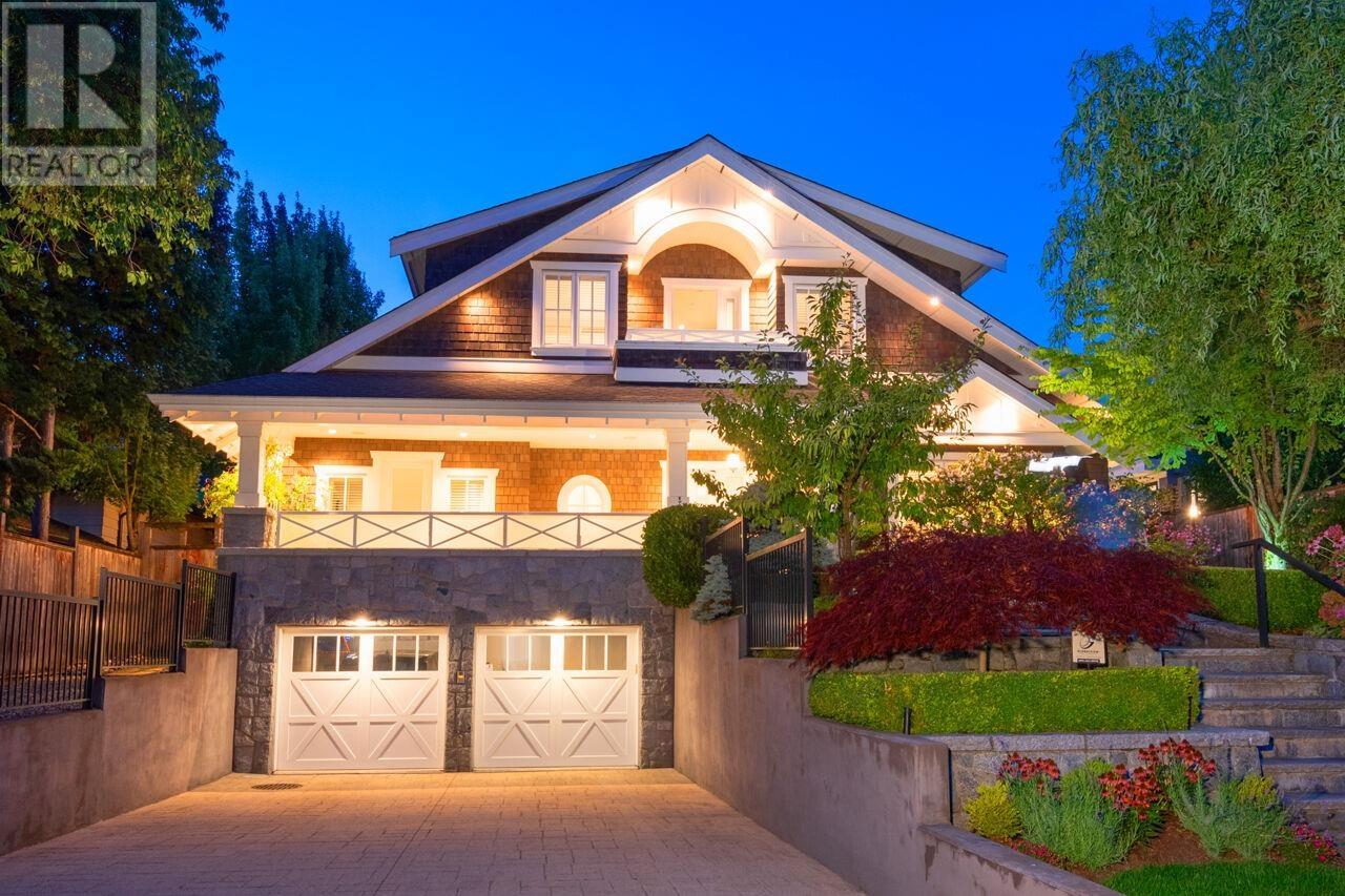 2511 Lawson Avenue, West Vancouver, British Columbia  V7V 2G1 - Photo 1 - R2967551