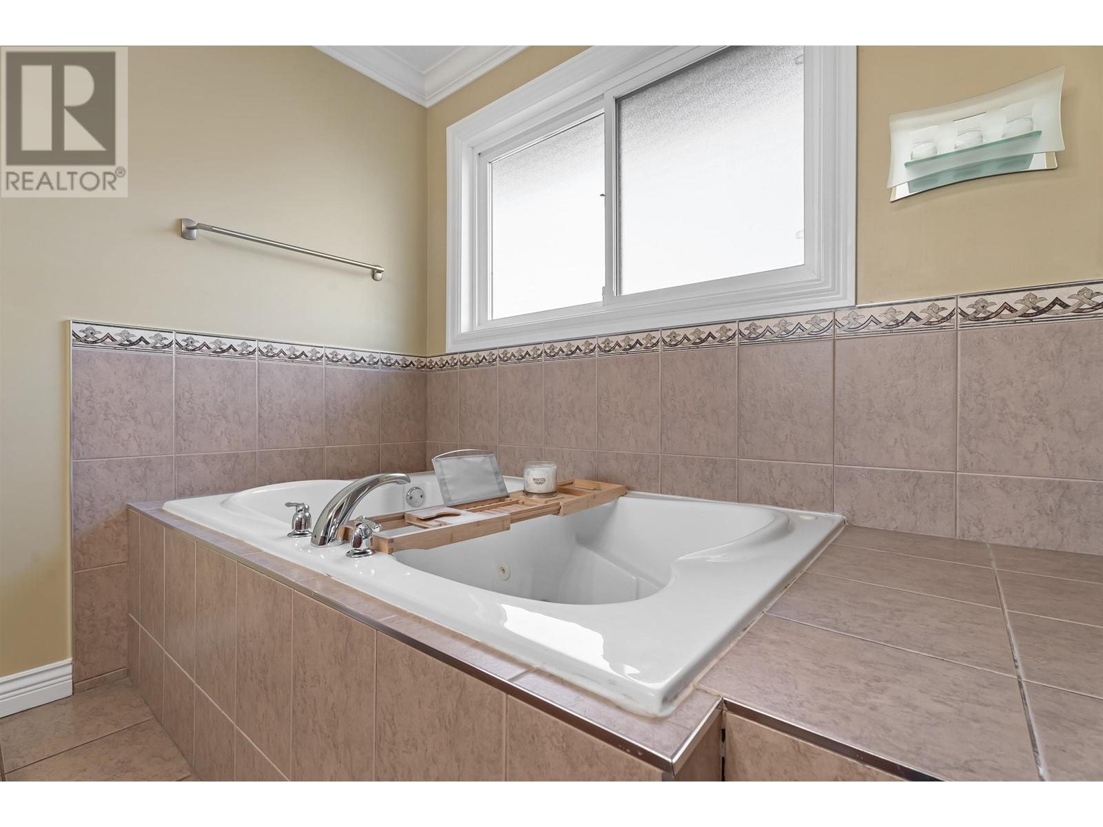 19178 117a Avenue, Pitt Meadows, British Columbia  V3Y 2R3 - Photo 34 - R2967572