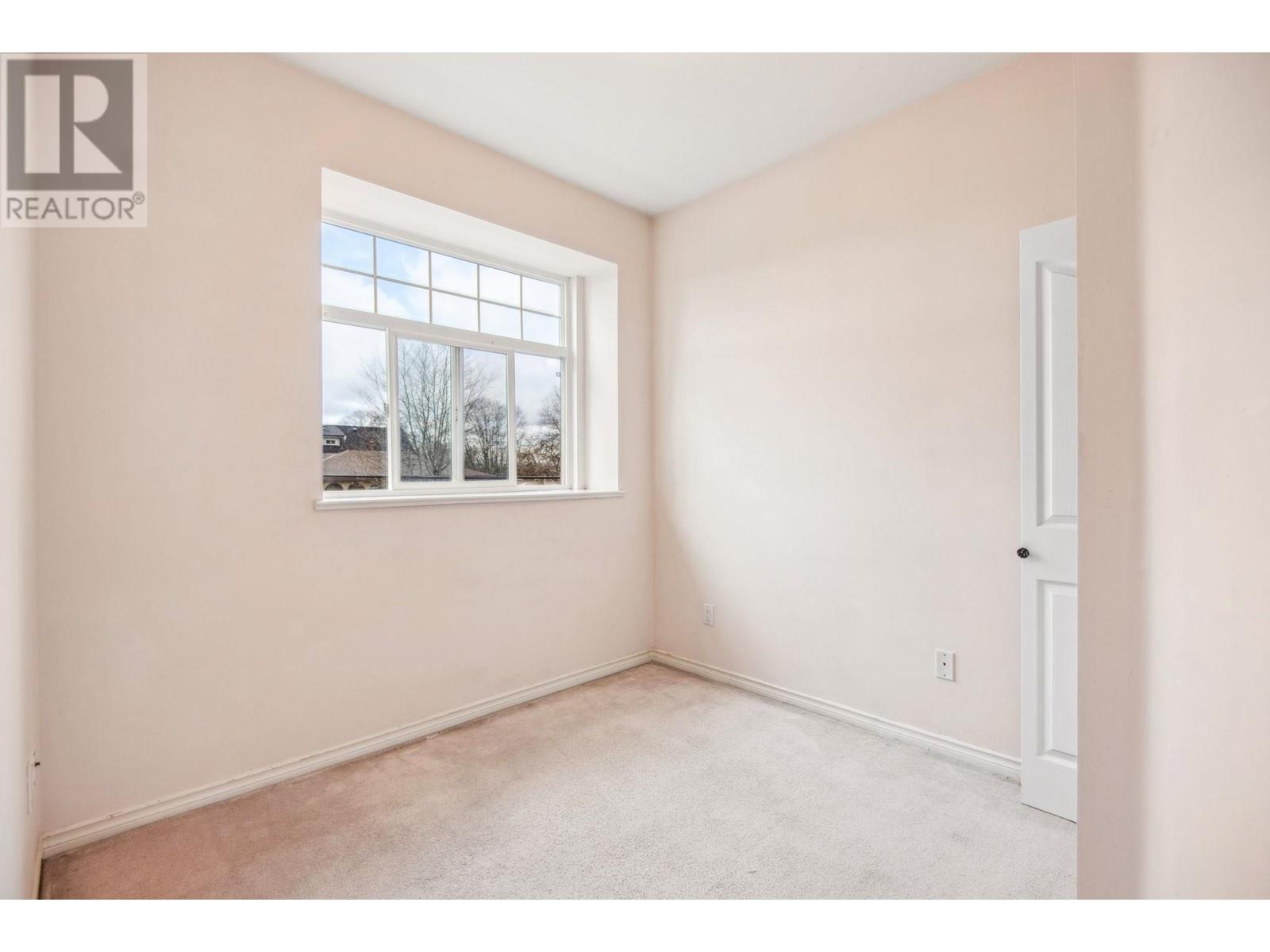 Listing Picture 14 of 36 : 1988 NANAIMO STREET, Vancouver / 溫哥華 - 魯藝地產 Yvonne Lu Group - MLS Medallion Club Member