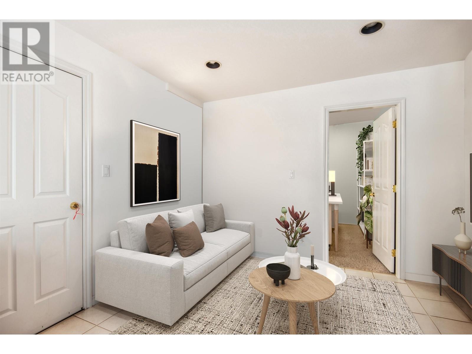 Listing Picture 23 of 36 : 1988 NANAIMO STREET, Vancouver / 溫哥華 - 魯藝地產 Yvonne Lu Group - MLS Medallion Club Member