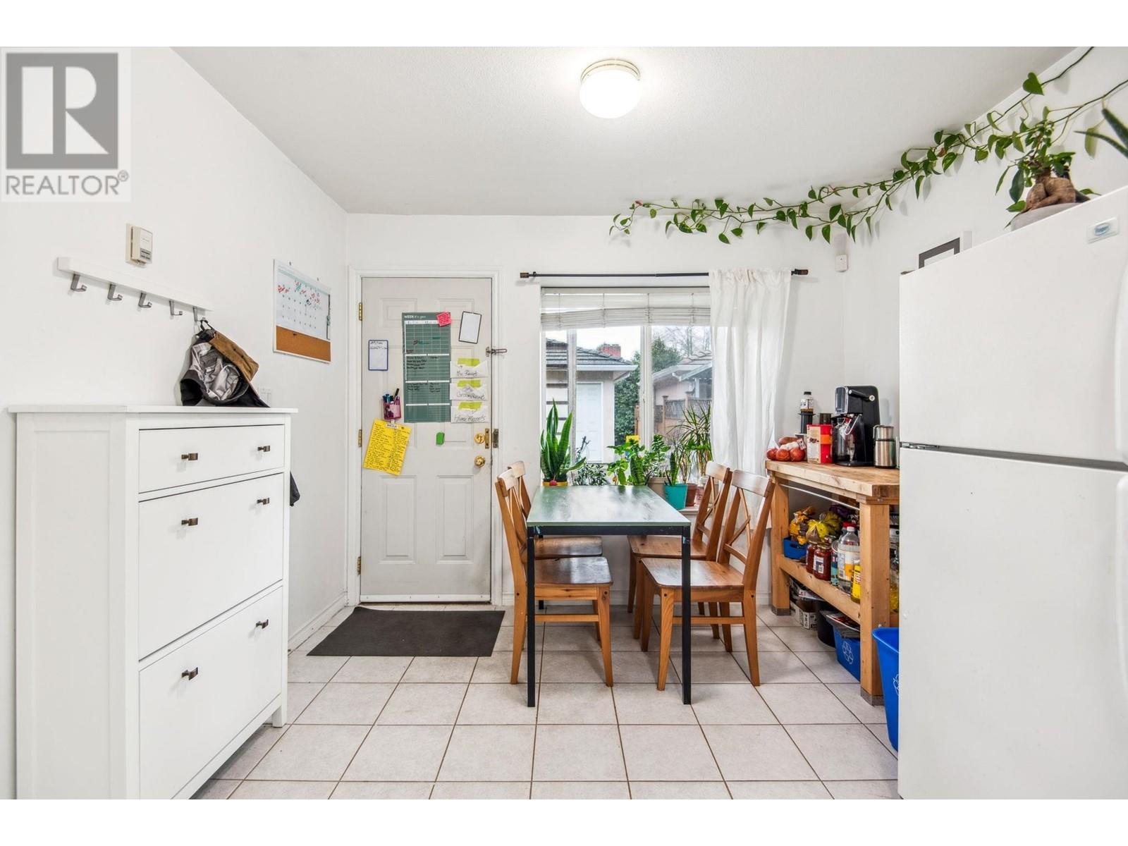 Listing Picture 27 of 36 : 1988 NANAIMO STREET, Vancouver / 溫哥華 - 魯藝地產 Yvonne Lu Group - MLS Medallion Club Member