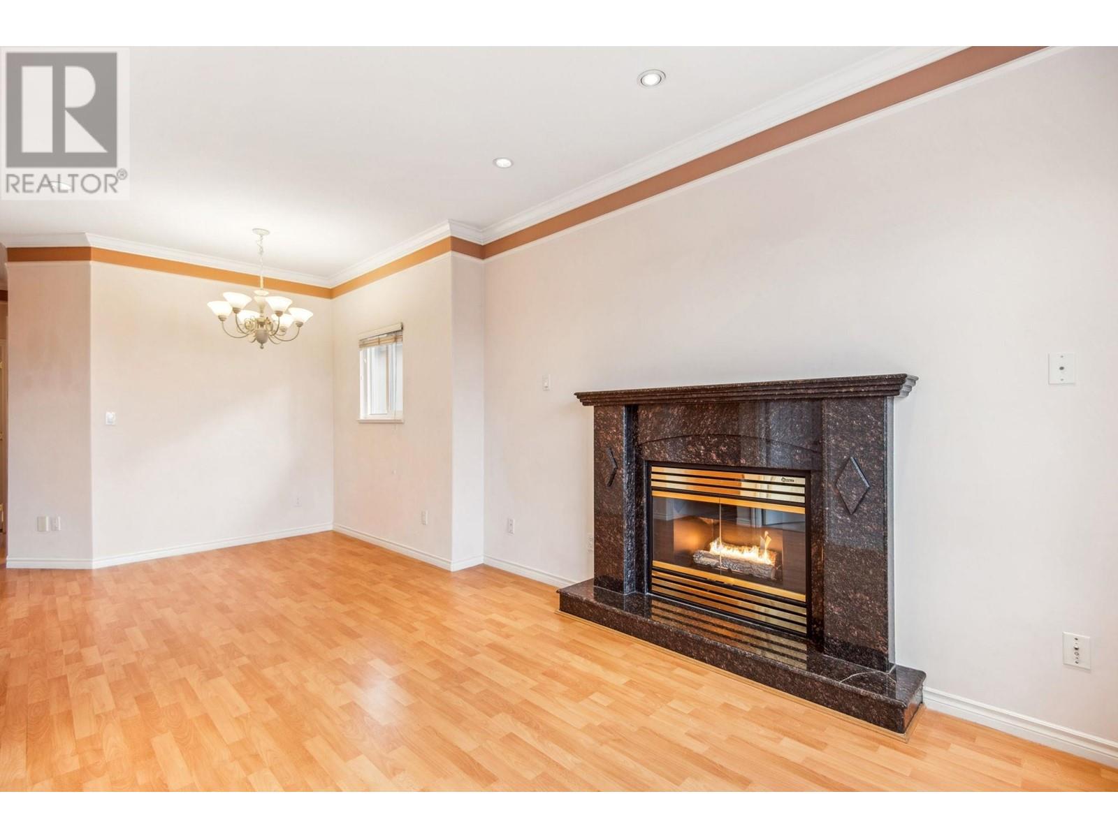 Listing Picture 5 of 36 : 1988 NANAIMO STREET, Vancouver / 溫哥華 - 魯藝地產 Yvonne Lu Group - MLS Medallion Club Member