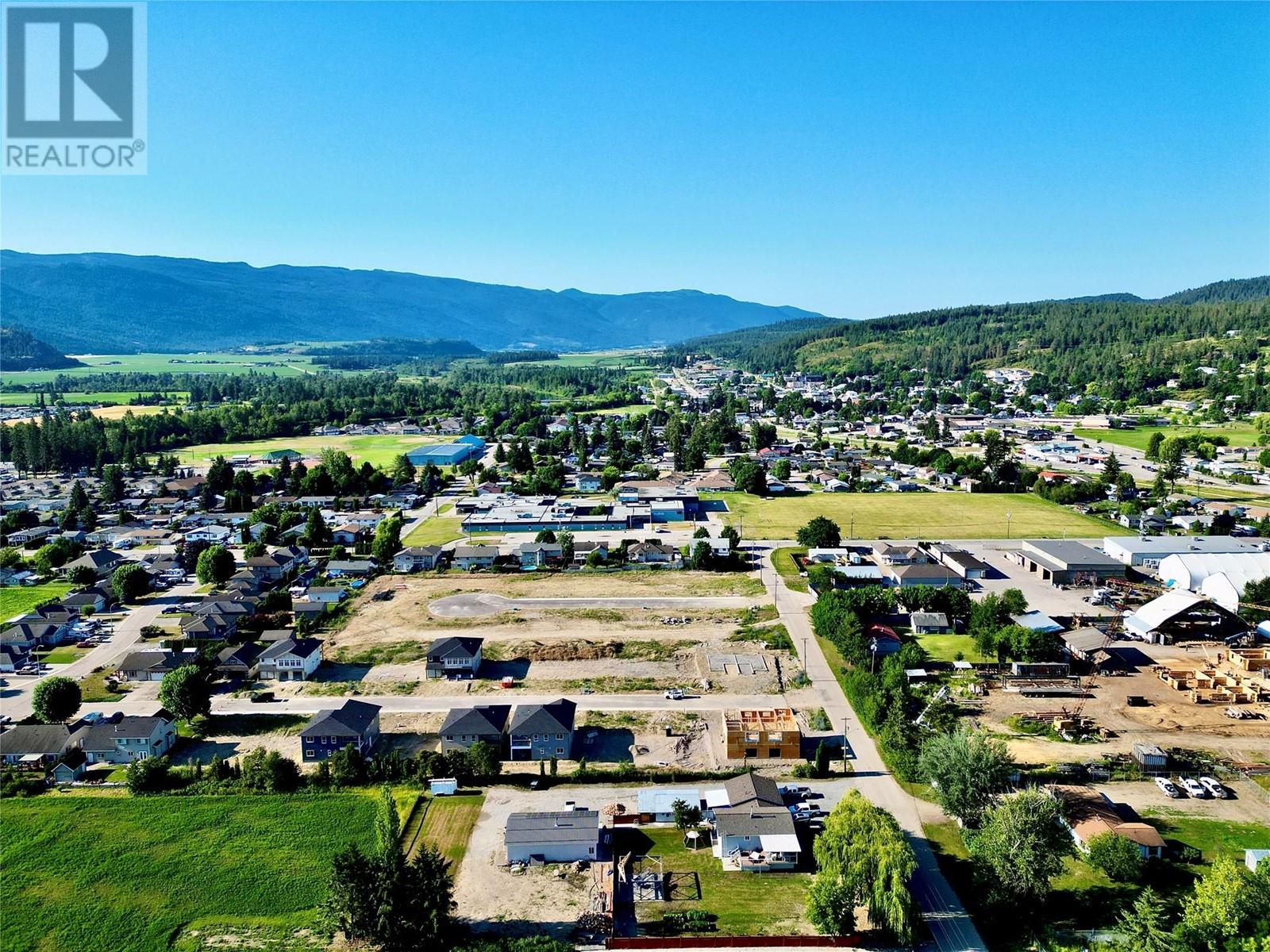 2233 Heitman Street, Enderby, British Columbia  V0E 1V2 - Photo 8 - 10335724