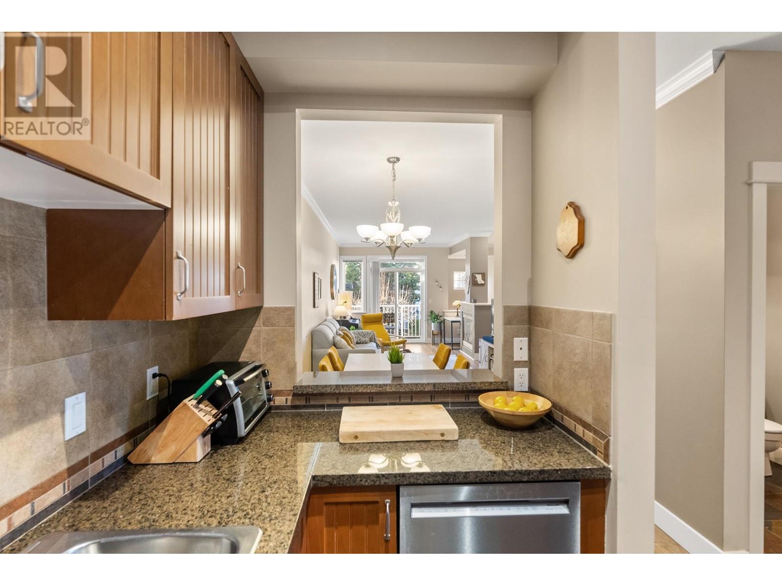 Listing Picture 13 of 36 : 22 6300 LONDON ROAD, Richmond / 烈治文 - 魯藝地產 Yvonne Lu Group - MLS Medallion Club Member