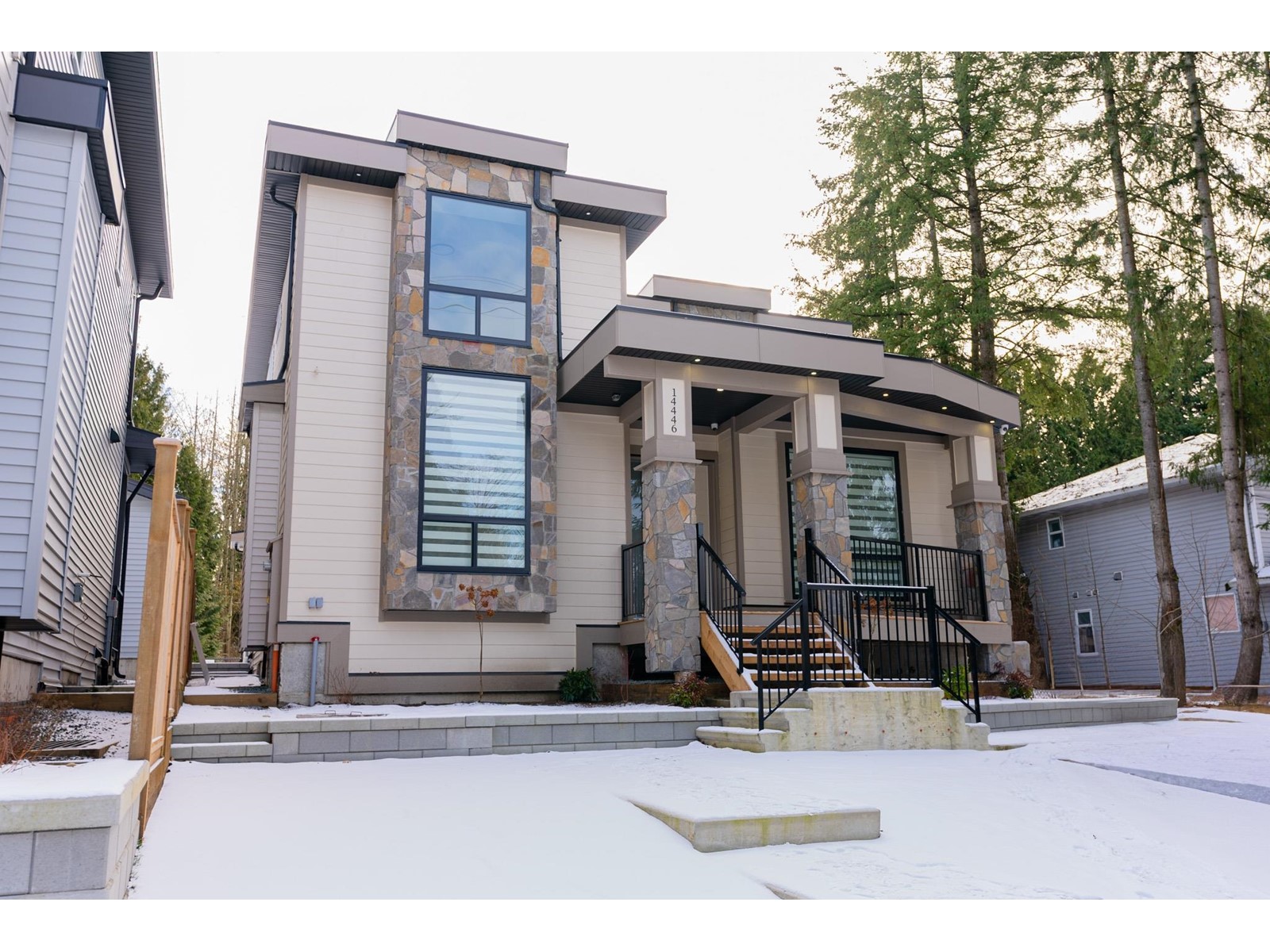 14446 60th Avenue, Surrey, British Columbia  V3S 1R3 - Photo 1 - R2967563