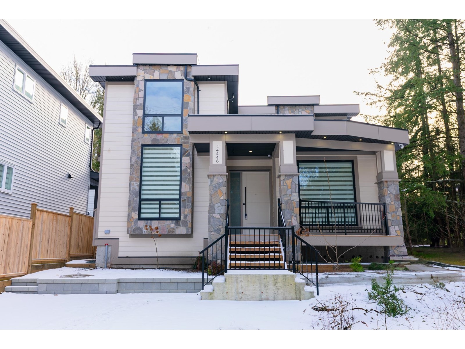 14446 60th Avenue, Surrey, British Columbia  V3S 1R3 - Photo 2 - R2967563