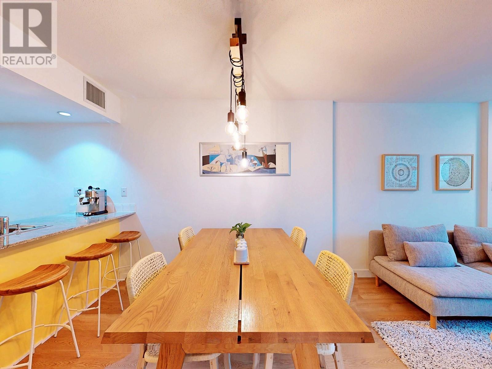 303 188 E Esplanade, North Vancouver, British Columbia  V7L 4Y1 - Photo 11 - R2964178