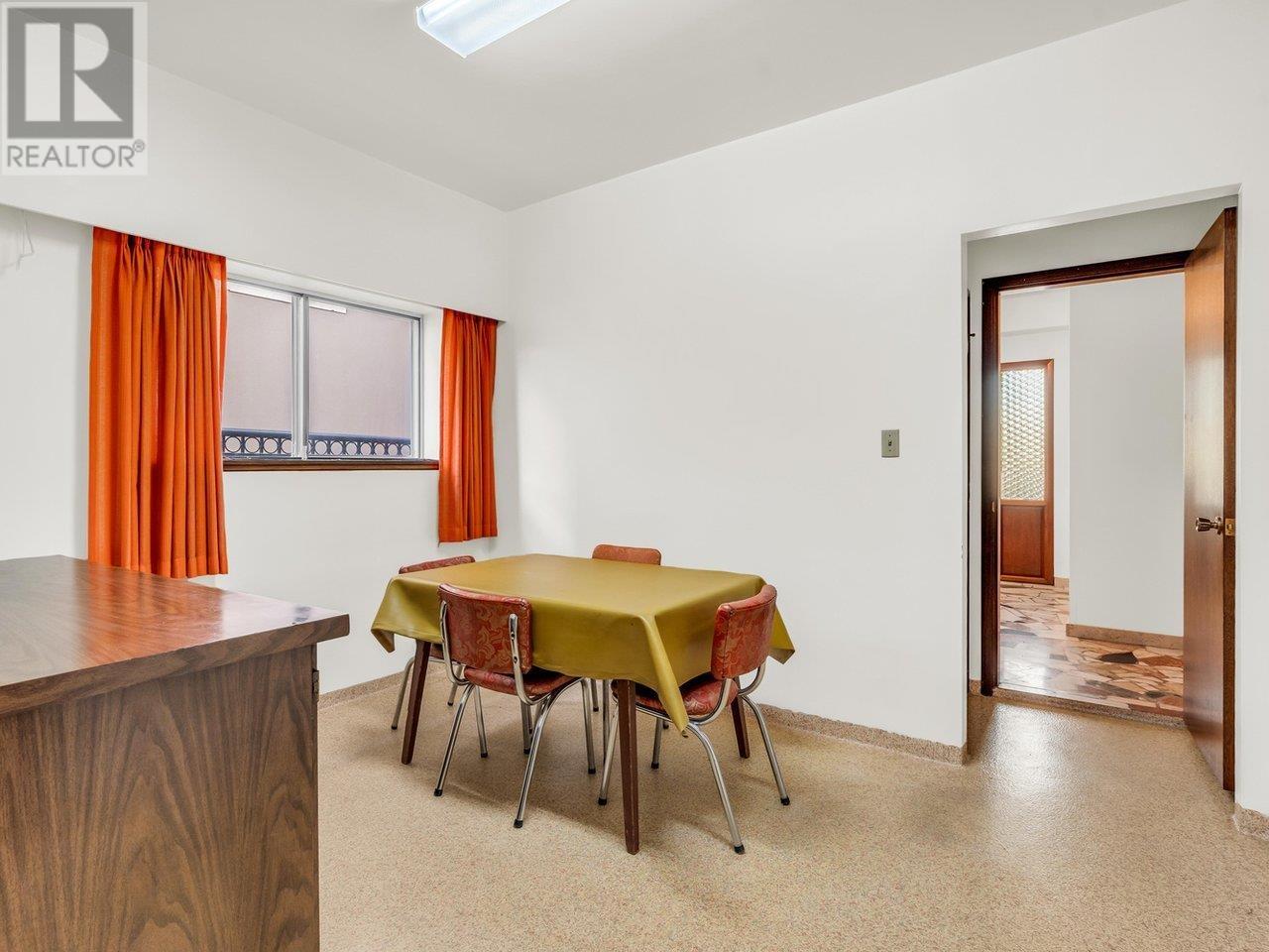 Listing Picture 34 of 40 : 3430 E 22ND AVENUE, Vancouver / 溫哥華 - 魯藝地產 Yvonne Lu Group - MLS Medallion Club Member