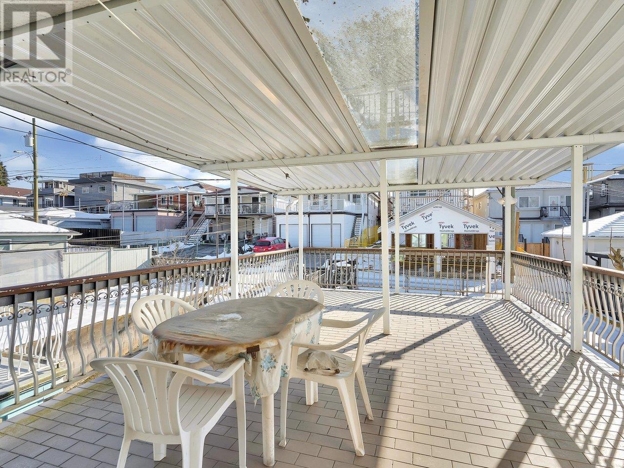 Listing Picture 37 of 40 : 3430 E 22ND AVENUE, Vancouver / 溫哥華 - 魯藝地產 Yvonne Lu Group - MLS Medallion Club Member