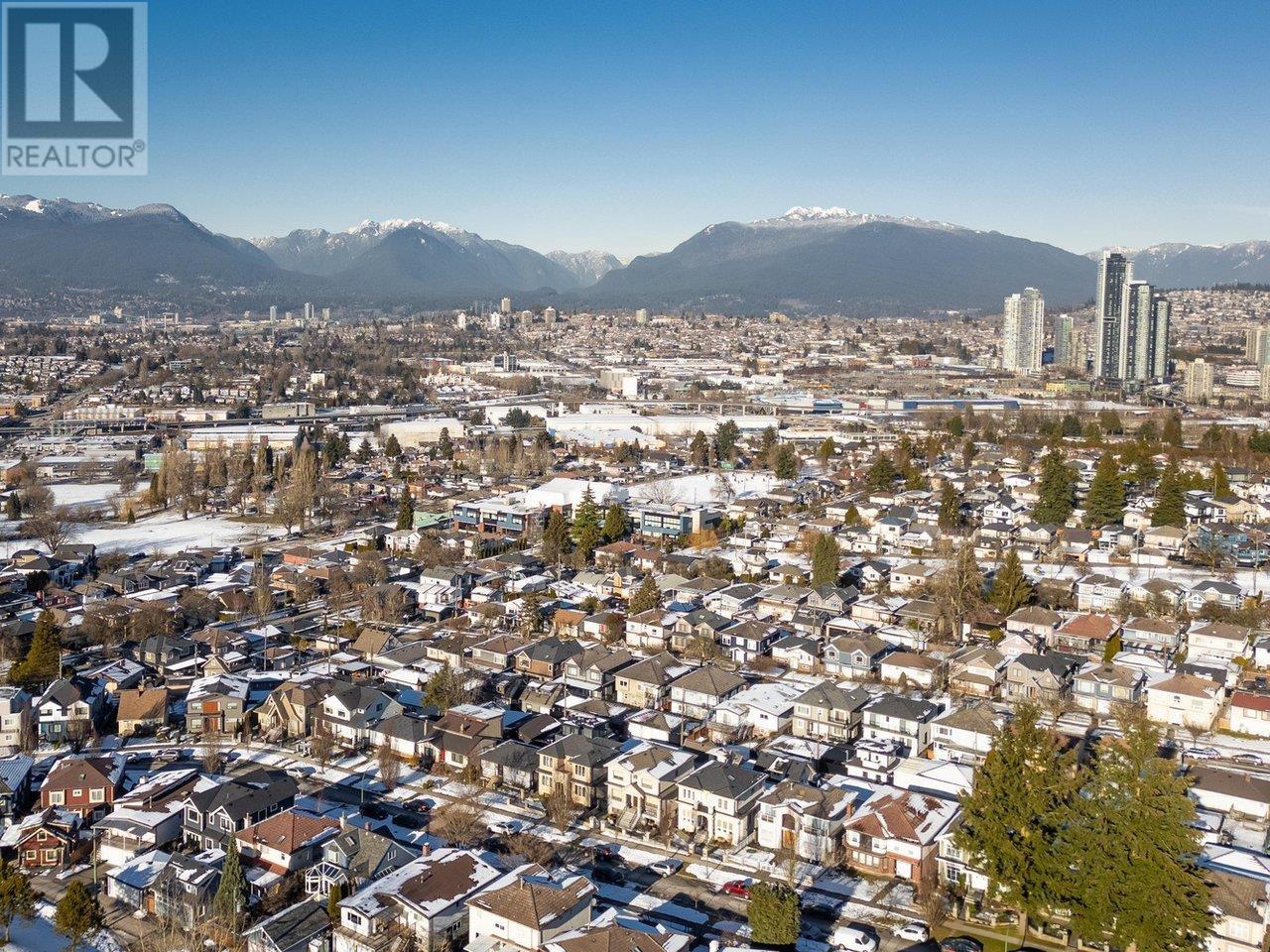 Listing Picture 3 of 40 : 3430 E 22ND AVENUE, Vancouver / 溫哥華 - 魯藝地產 Yvonne Lu Group - MLS Medallion Club Member