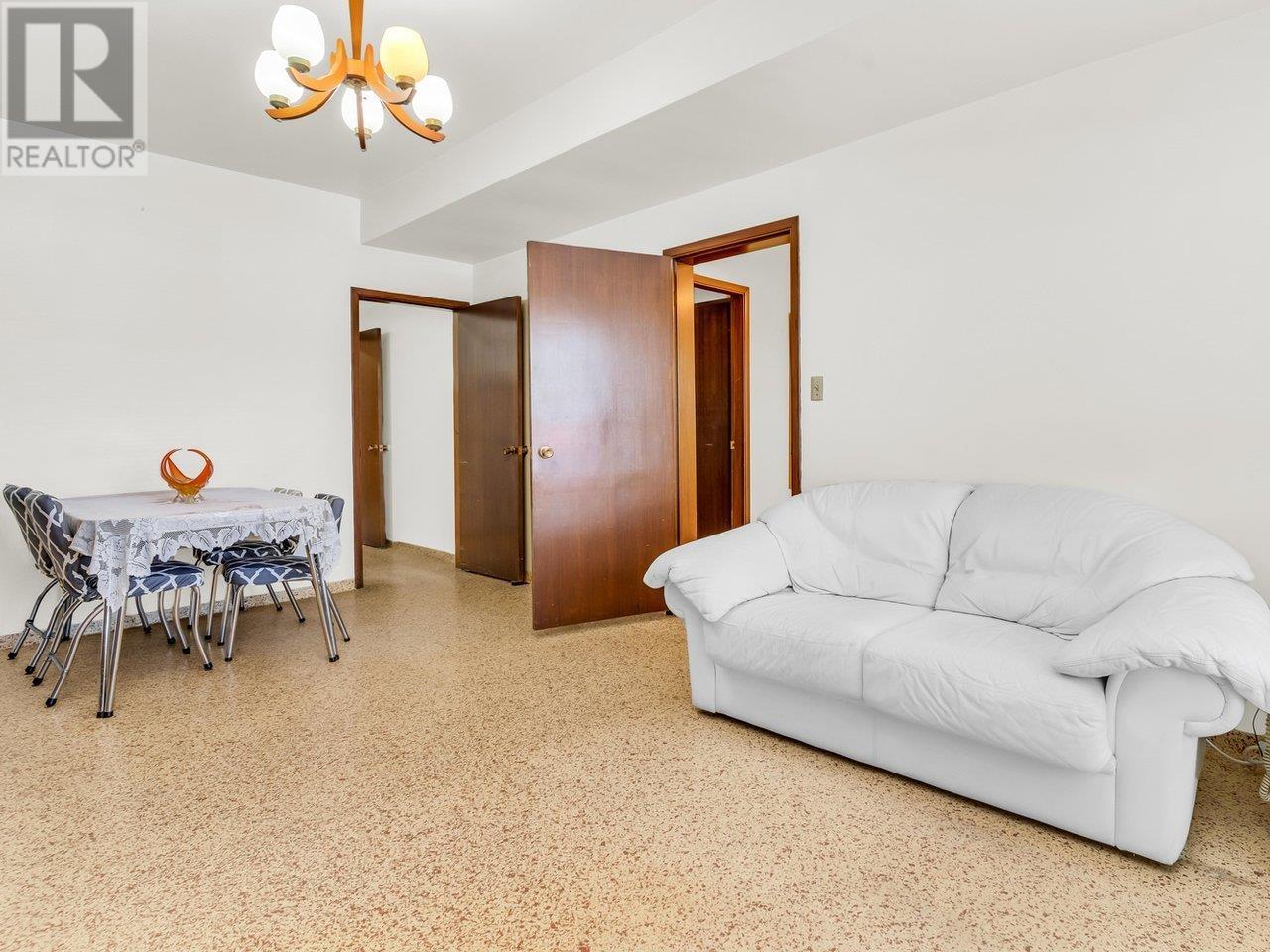 Listing Picture 29 of 40 : 3430 E 22ND AVENUE, Vancouver / 溫哥華 - 魯藝地產 Yvonne Lu Group - MLS Medallion Club Member