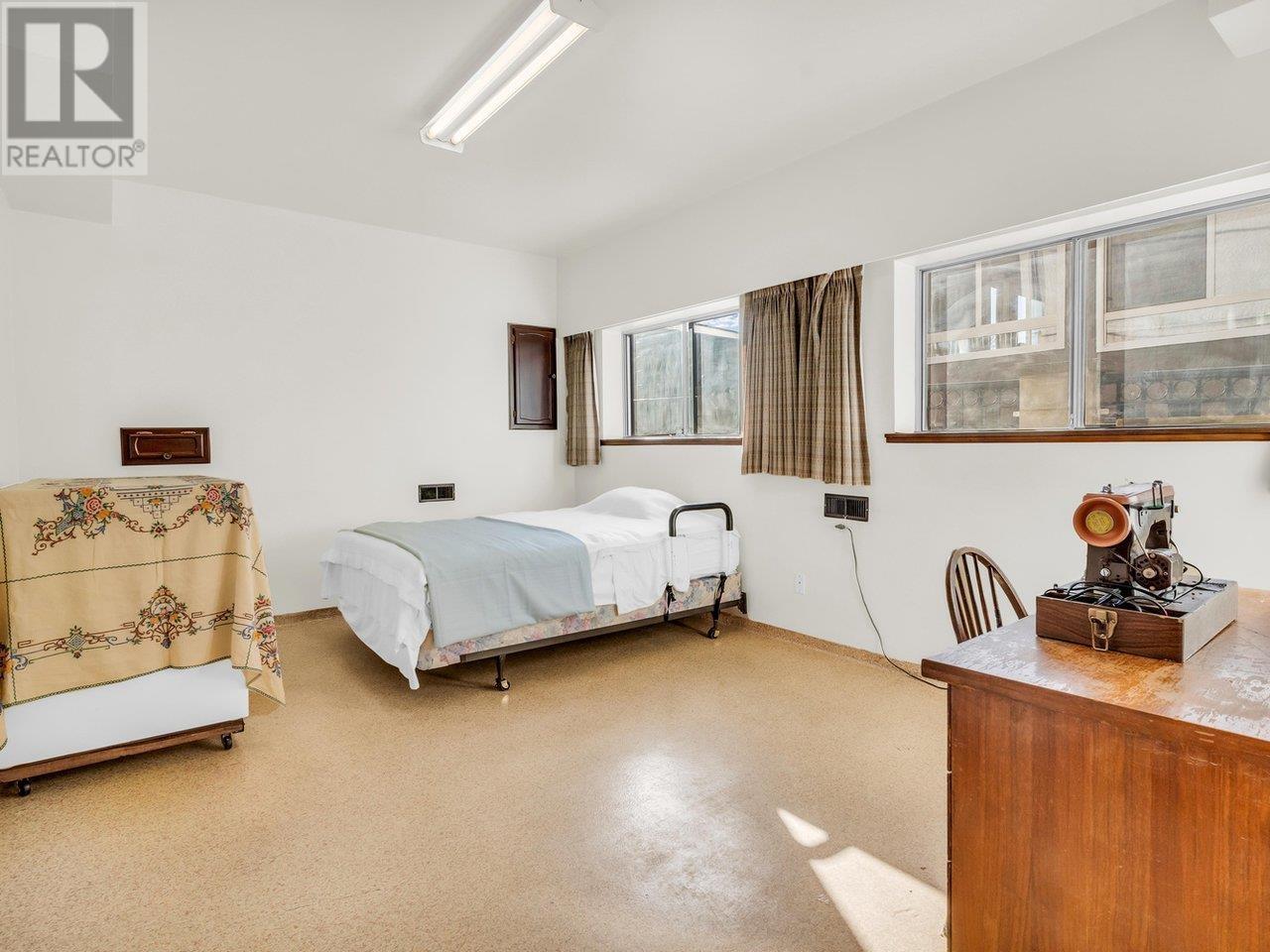 Listing Picture 31 of 40 : 3430 E 22ND AVENUE, Vancouver / 溫哥華 - 魯藝地產 Yvonne Lu Group - MLS Medallion Club Member